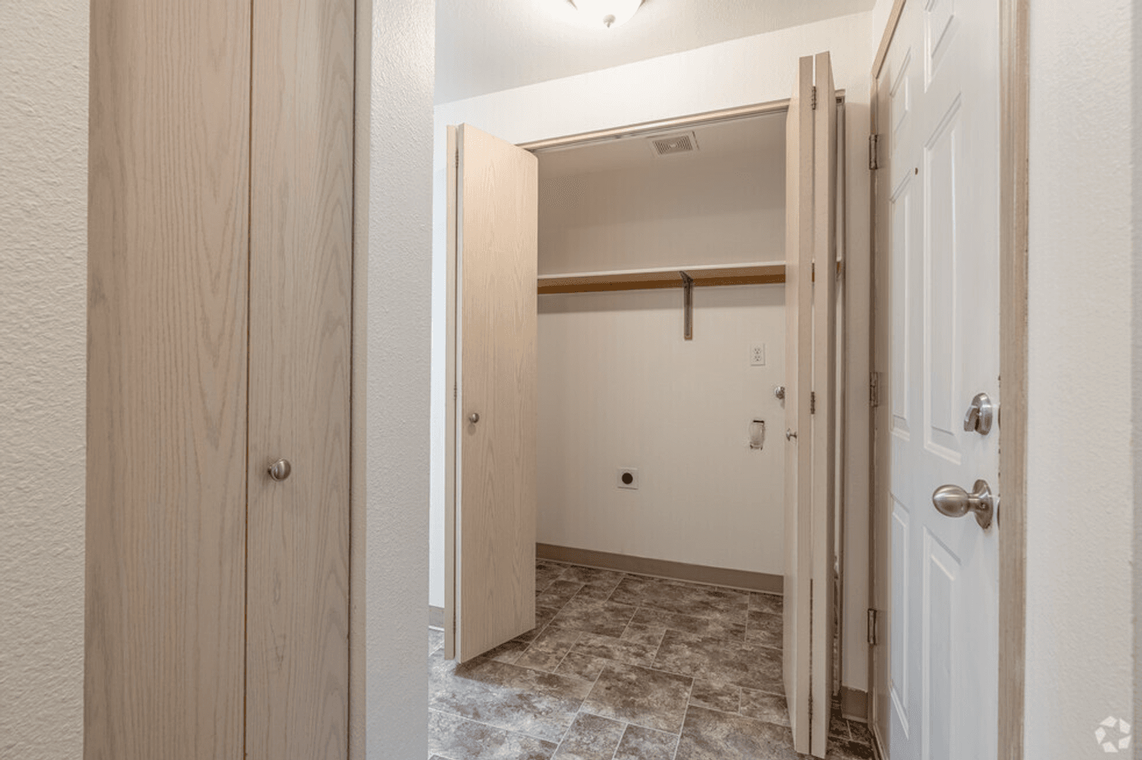 Corvallis Apartment: 1652 SE Crystal Lake Drive