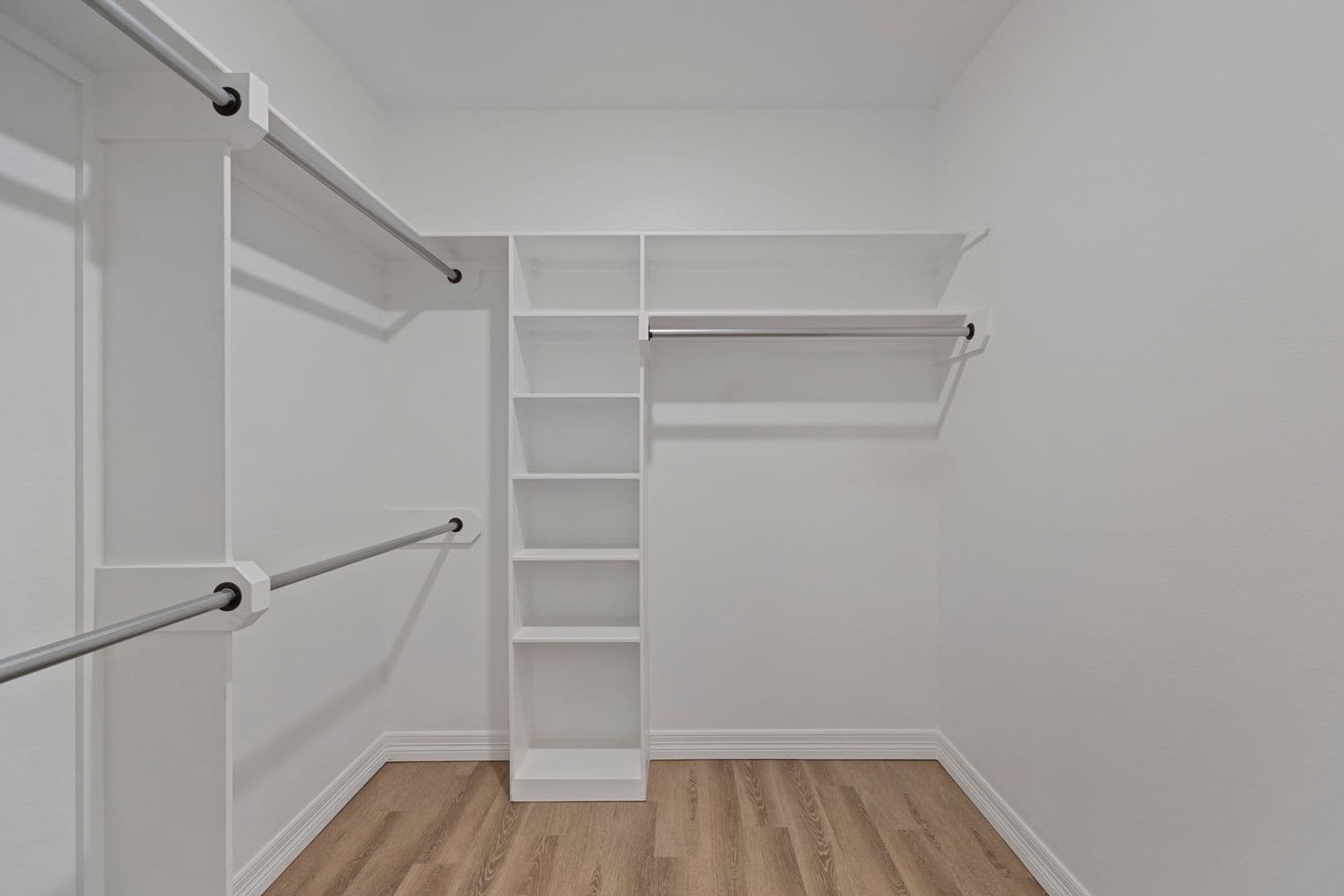 Flint Apartment: 17569 CR 196