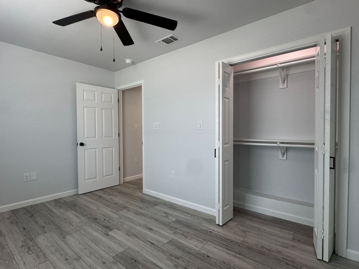 Hawkins Apartment: 410 W Front St