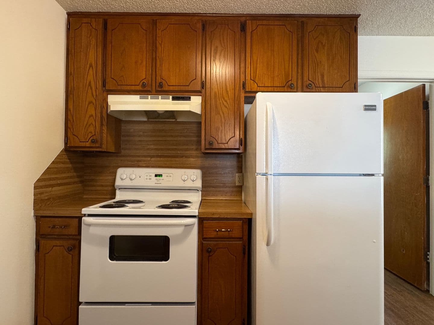 Tyler House: 10728 Kiamichi