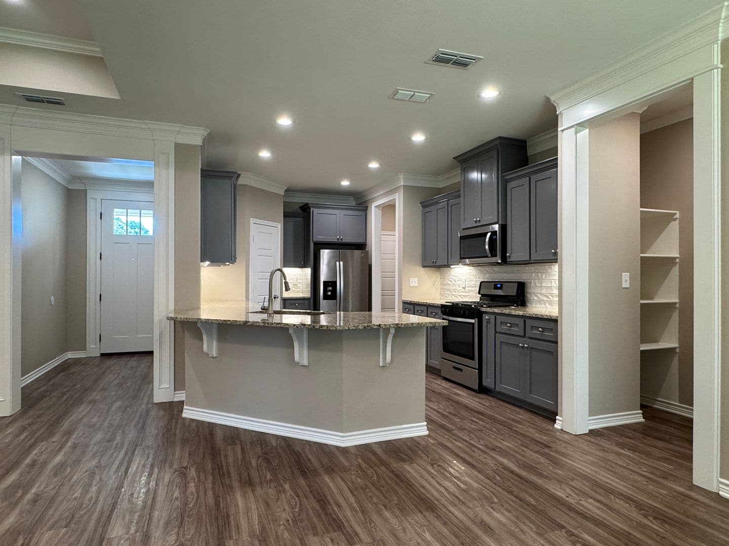 Tyler Apartment: 3704-3784 Cottage Park Cir.