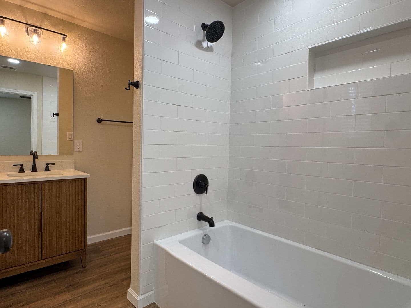 Hawkins Apartment: 410 W Front St
