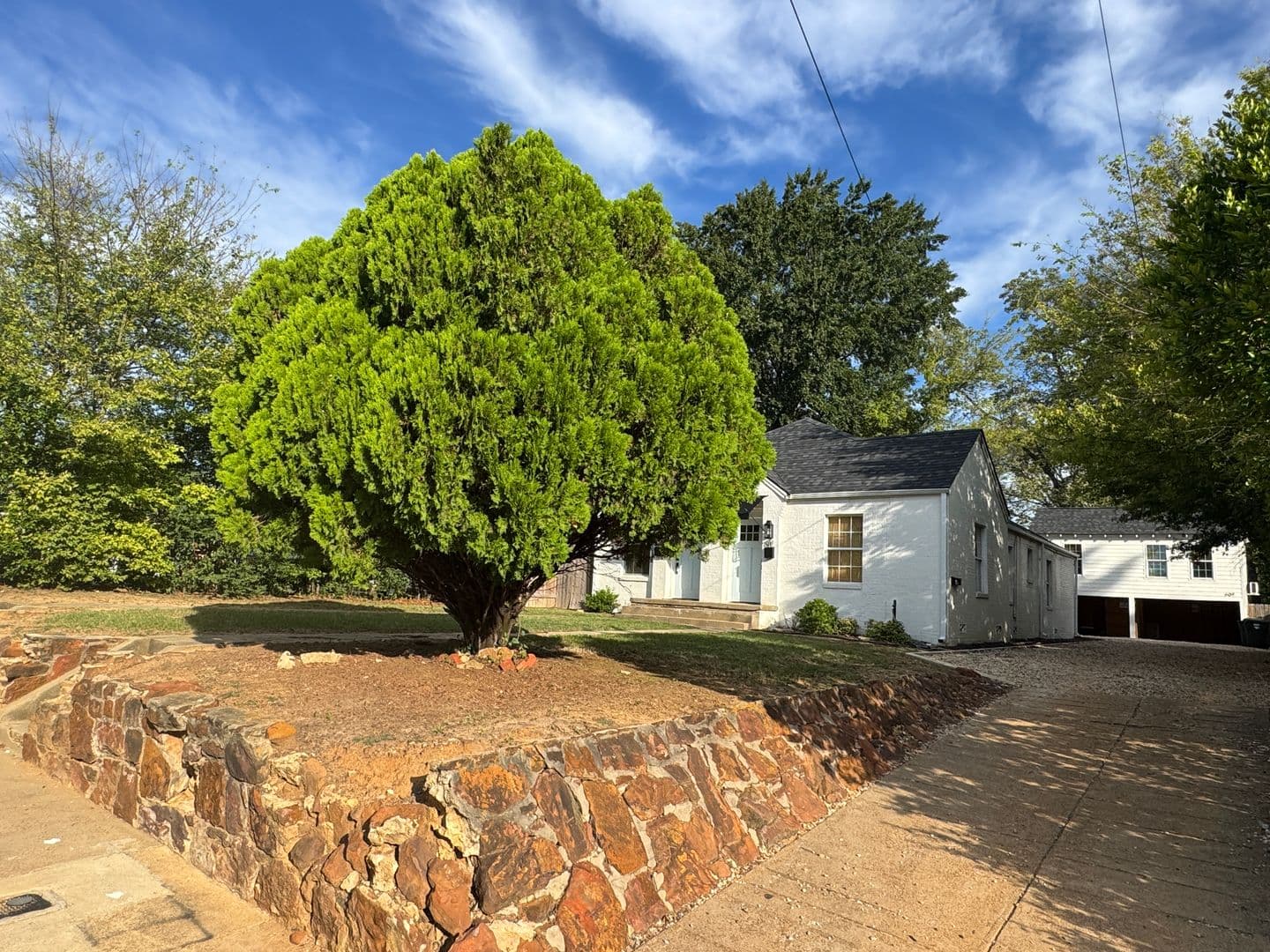 Tyler Apartment: 611 Lindsey Lane