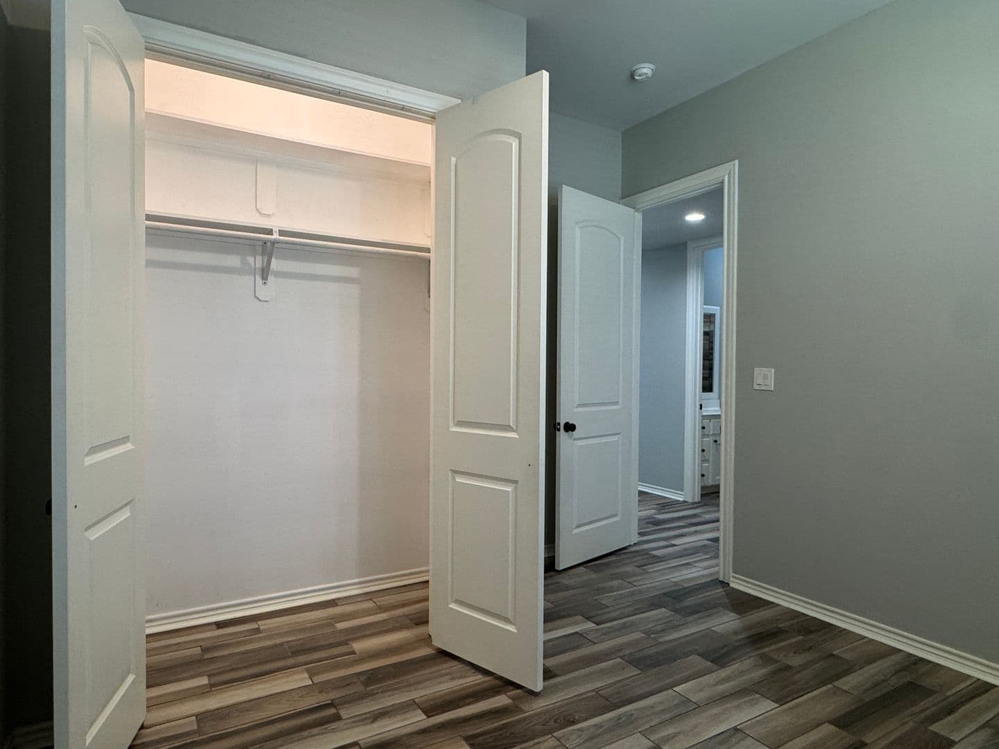 Bullard Apartment: 609 THIRD ST