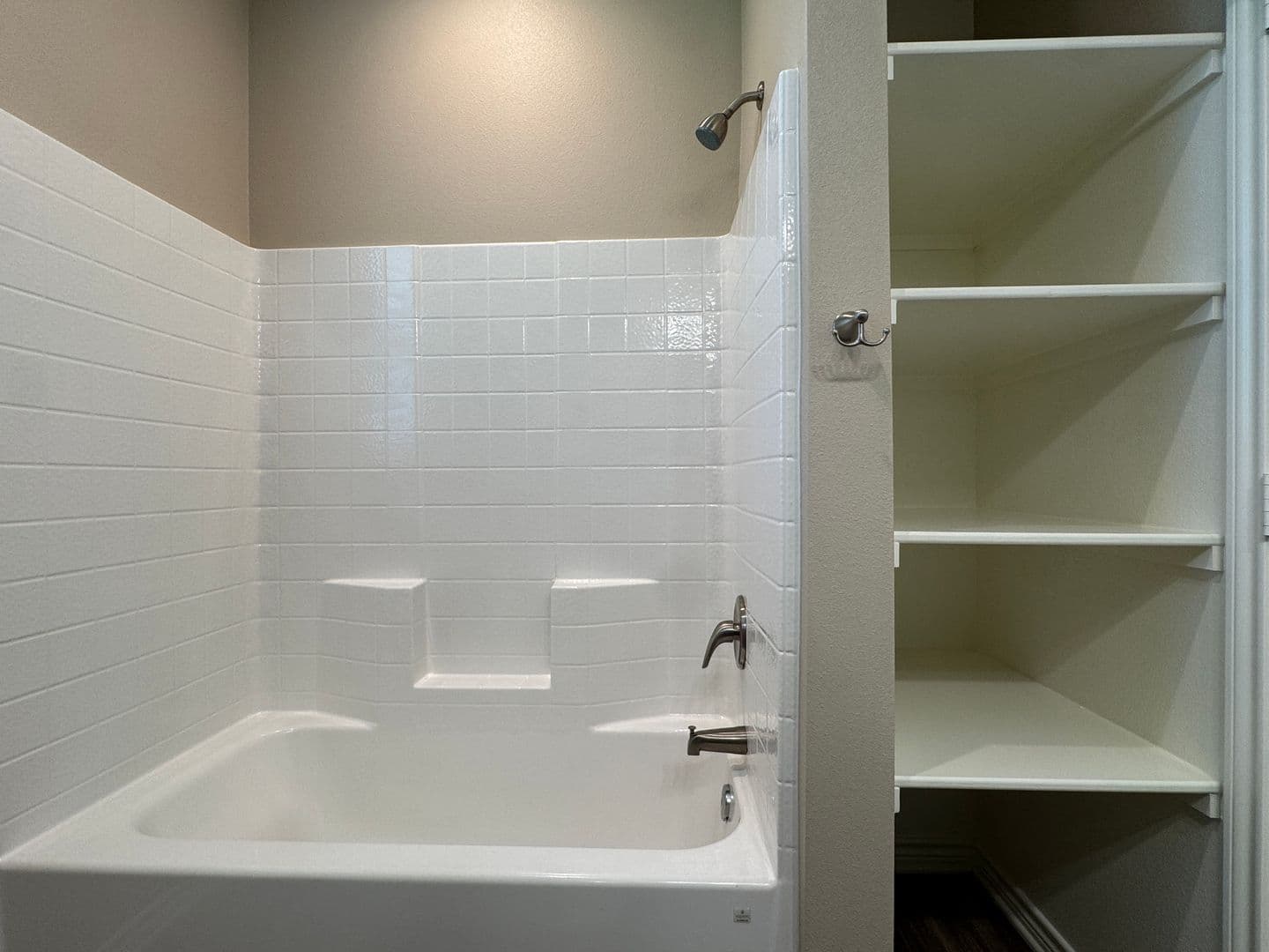 Tyler Apartment: 3704-3784 Cottage Park Cir.