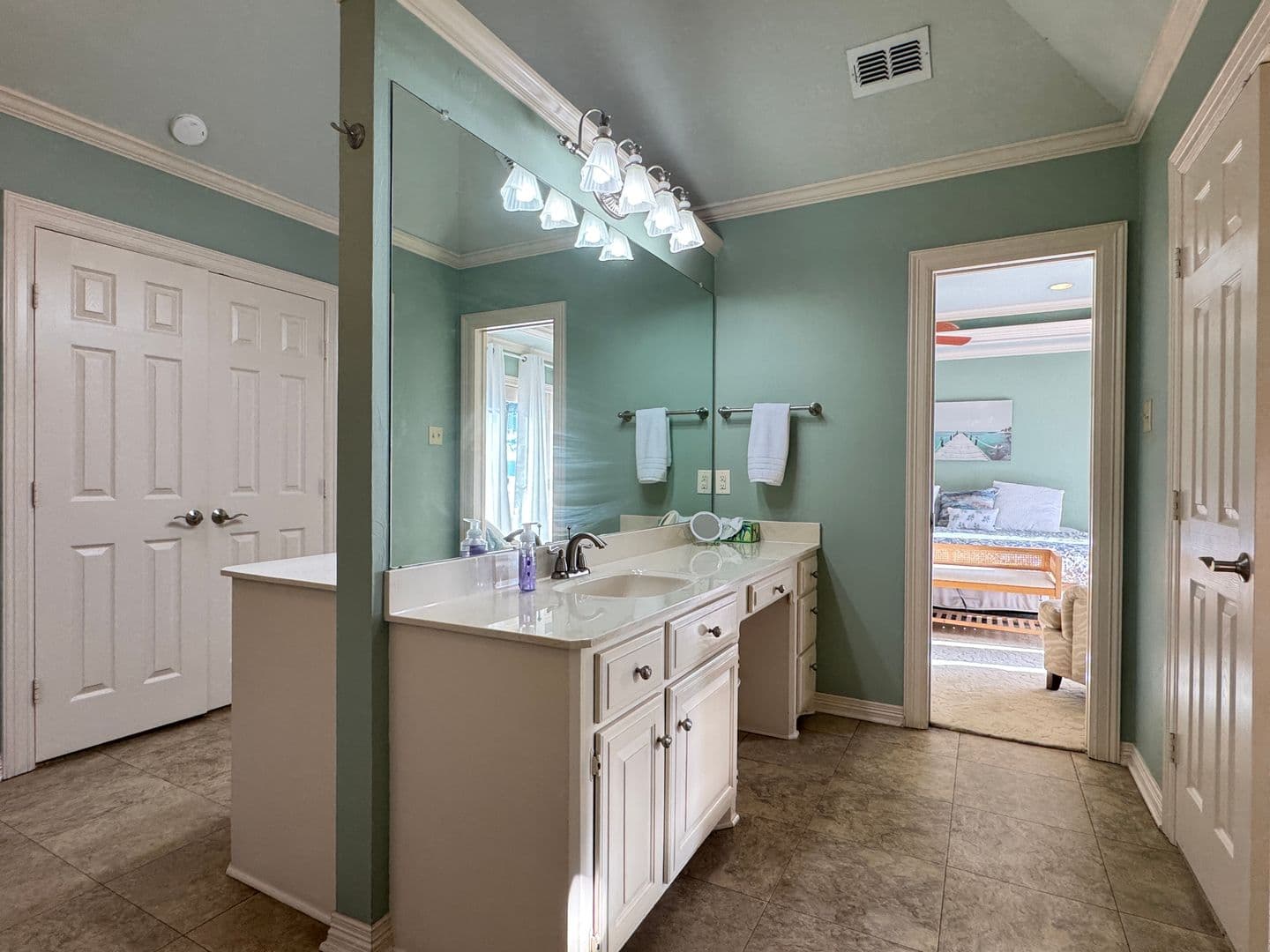 Flint House: 21184 Bay View Dr
