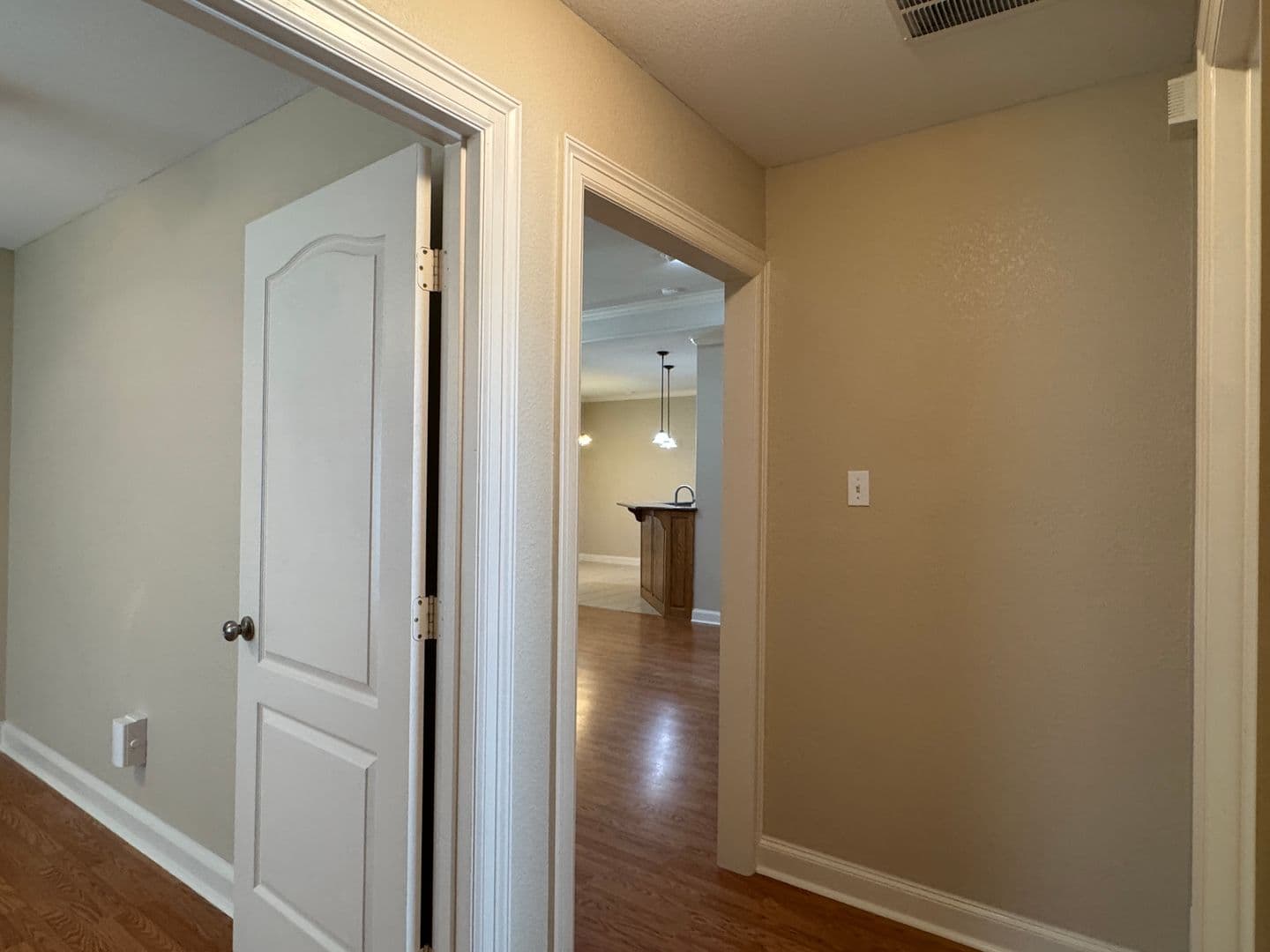 Lindale House: 320 Rita Dr