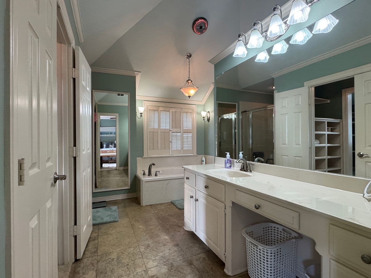 Flint House: 21184 Bay View Dr
