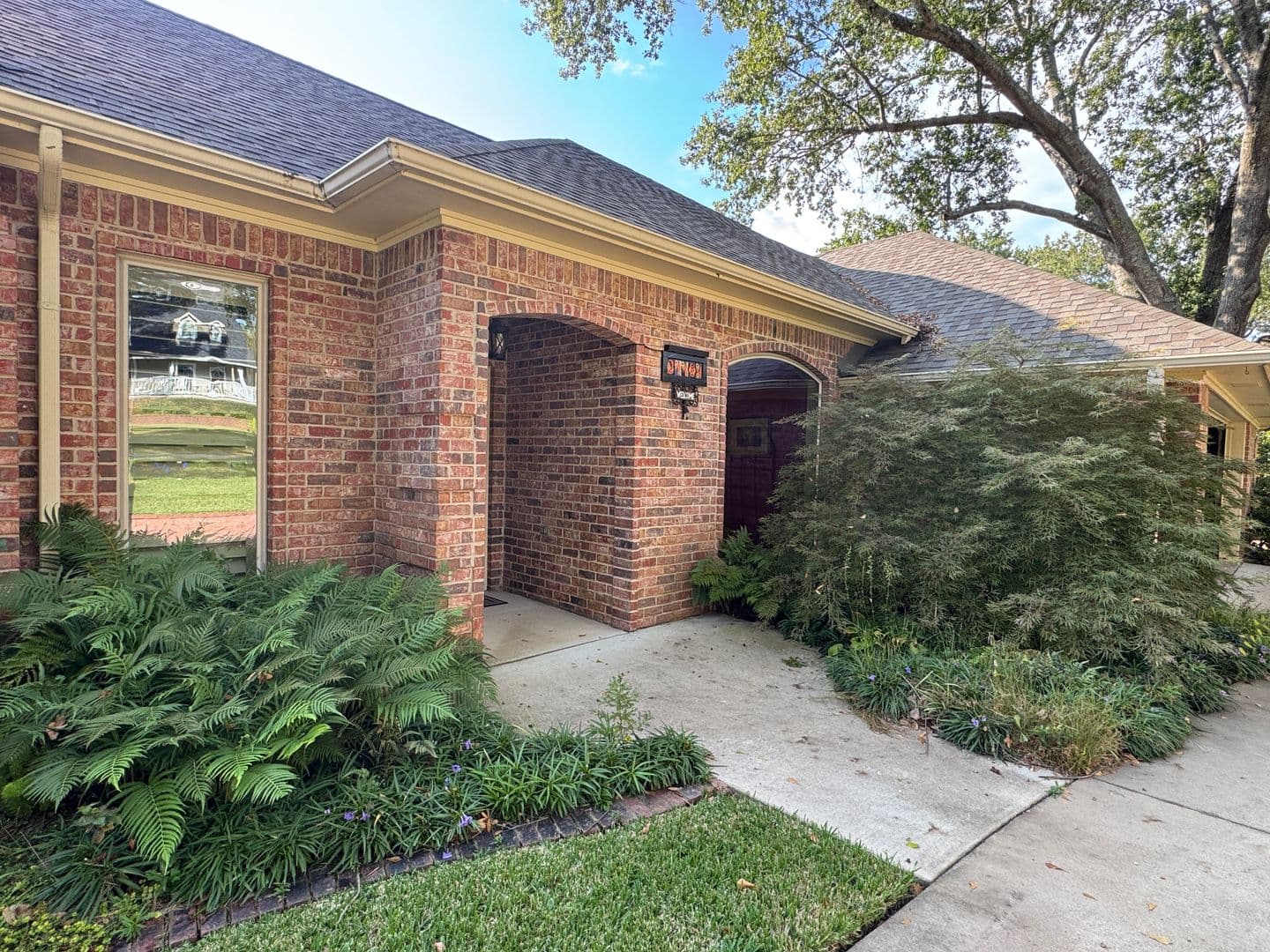 Flint House: 21184 Bay View Dr