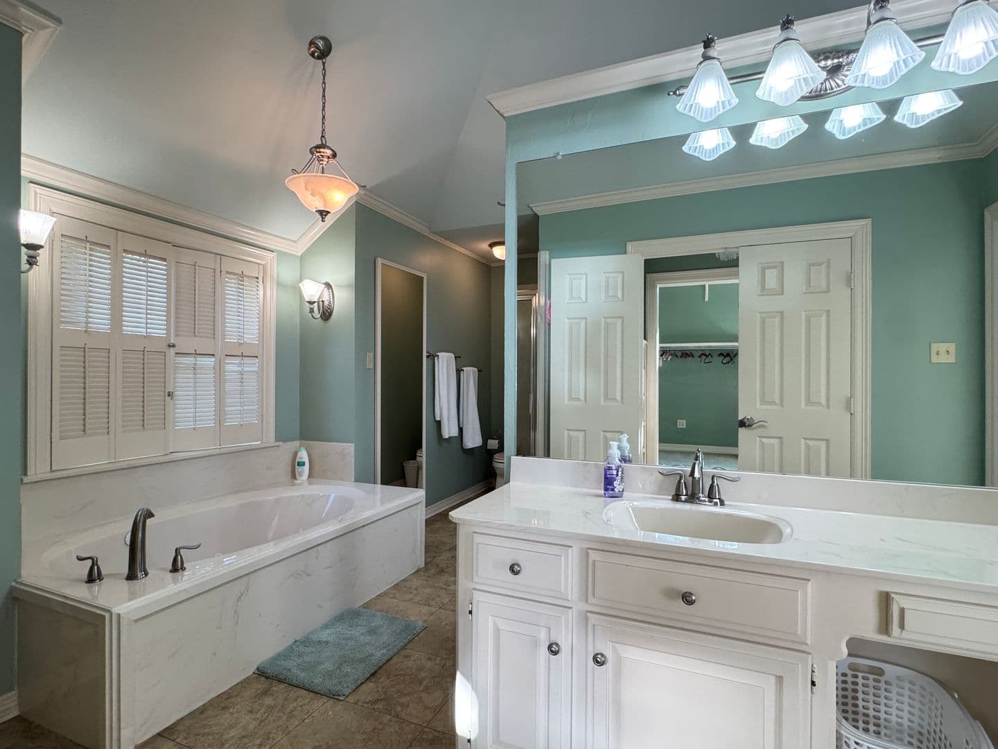 Flint House: 21184 Bay View Dr