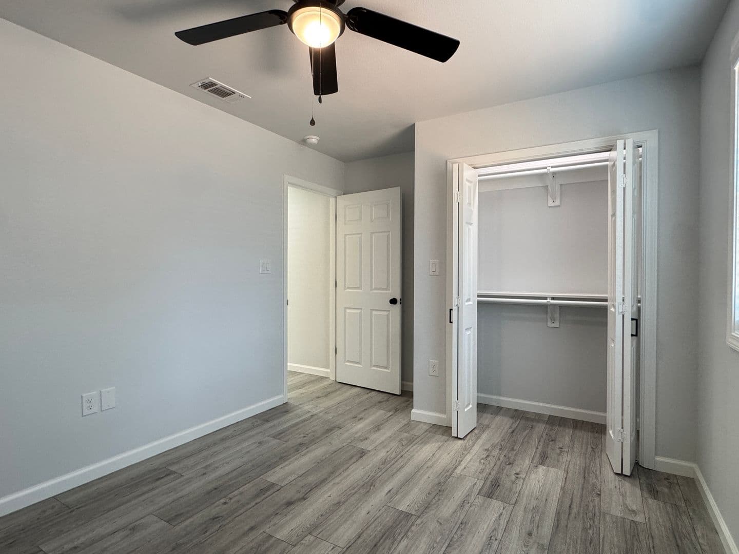 Hawkins Apartment: 410 W Front St