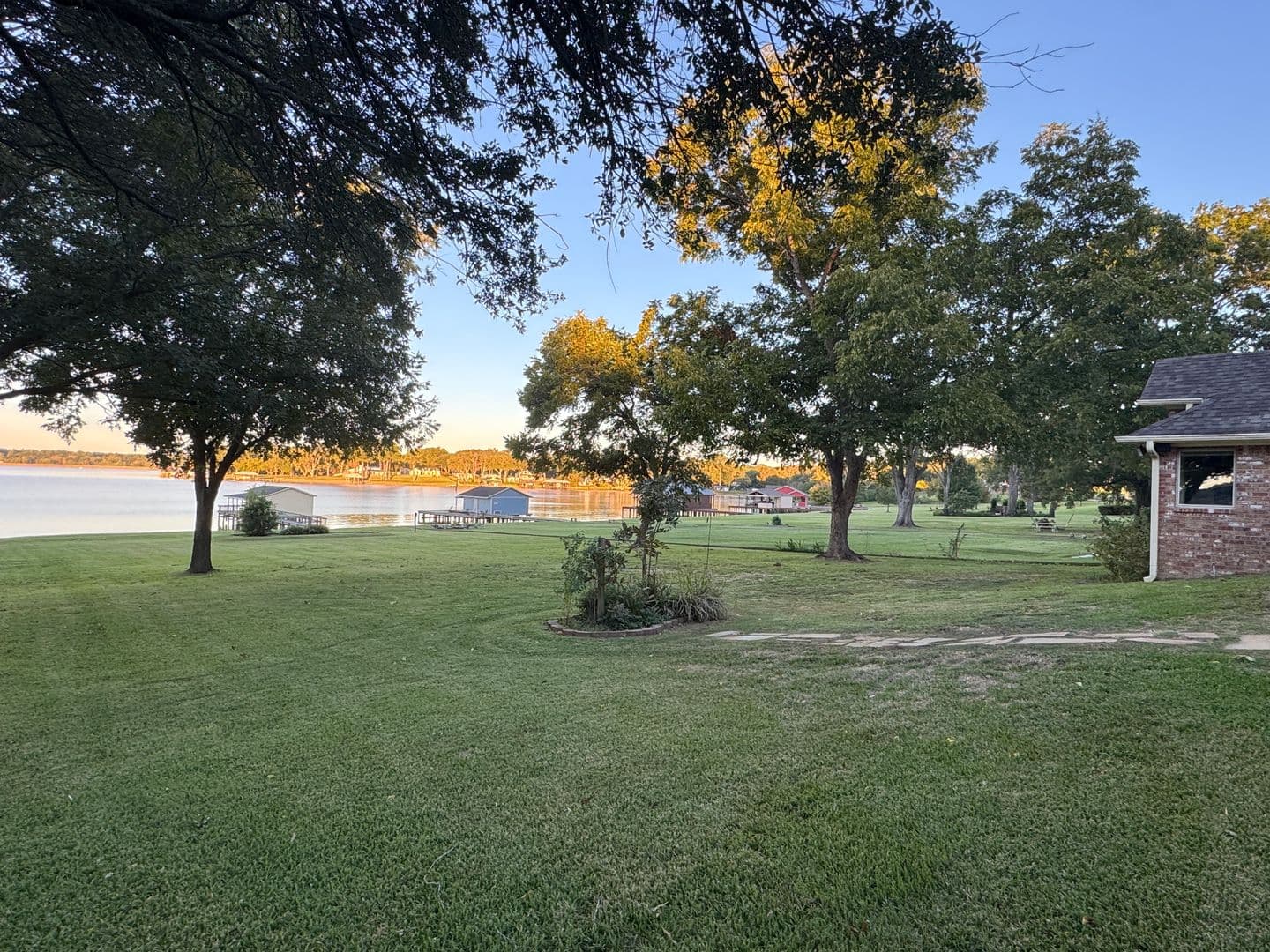 Flint House: 21184 Bay View Dr