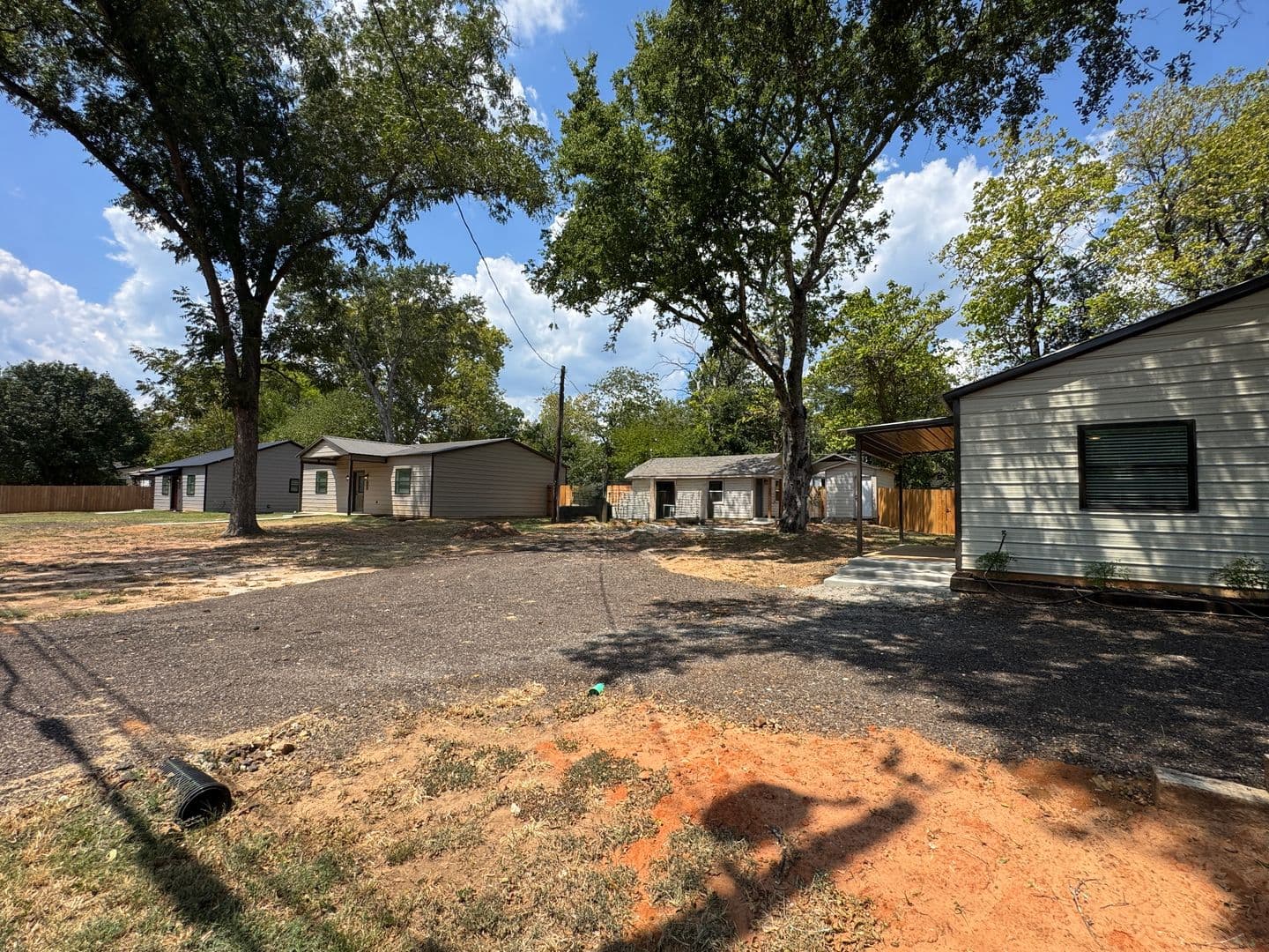 Hawkins Apartment: 410 W Front St