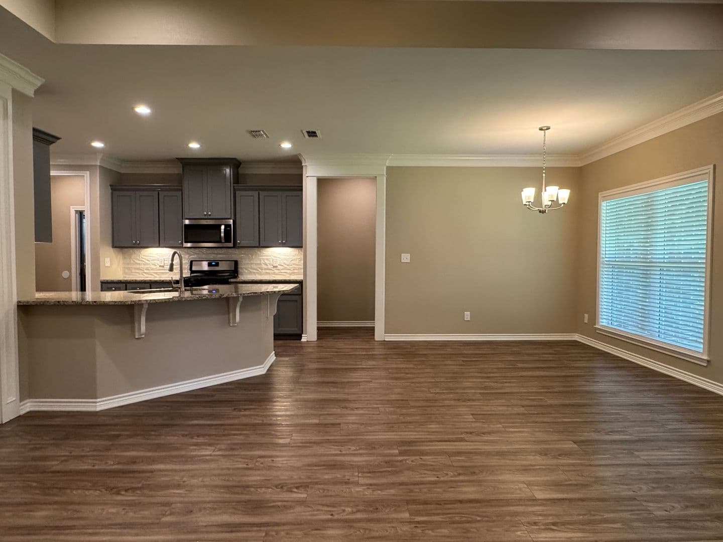 Tyler Apartment: 3704-3784 Cottage Park Cir.