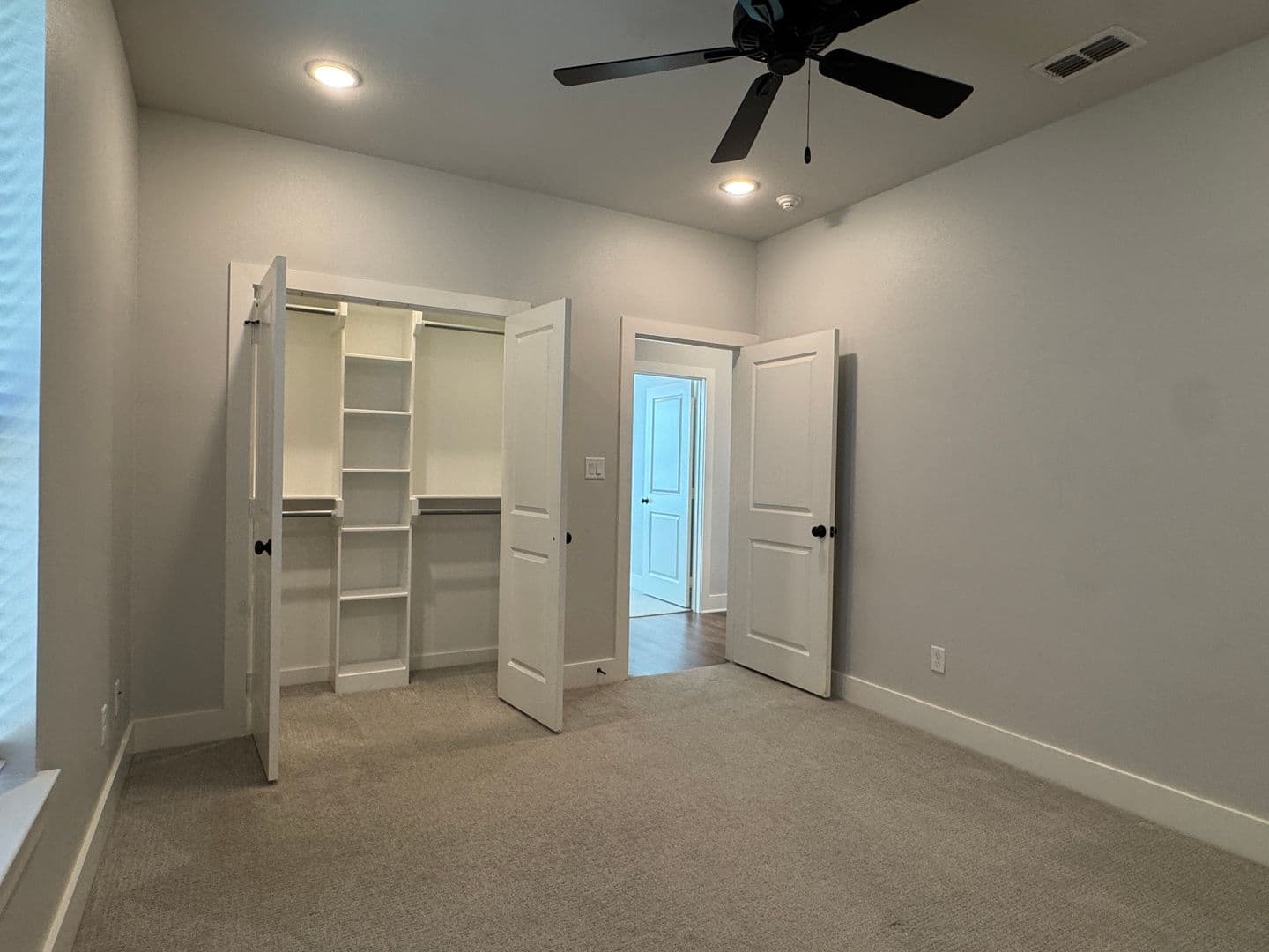 Tyler House: 7207 Rolling Acres Pl
