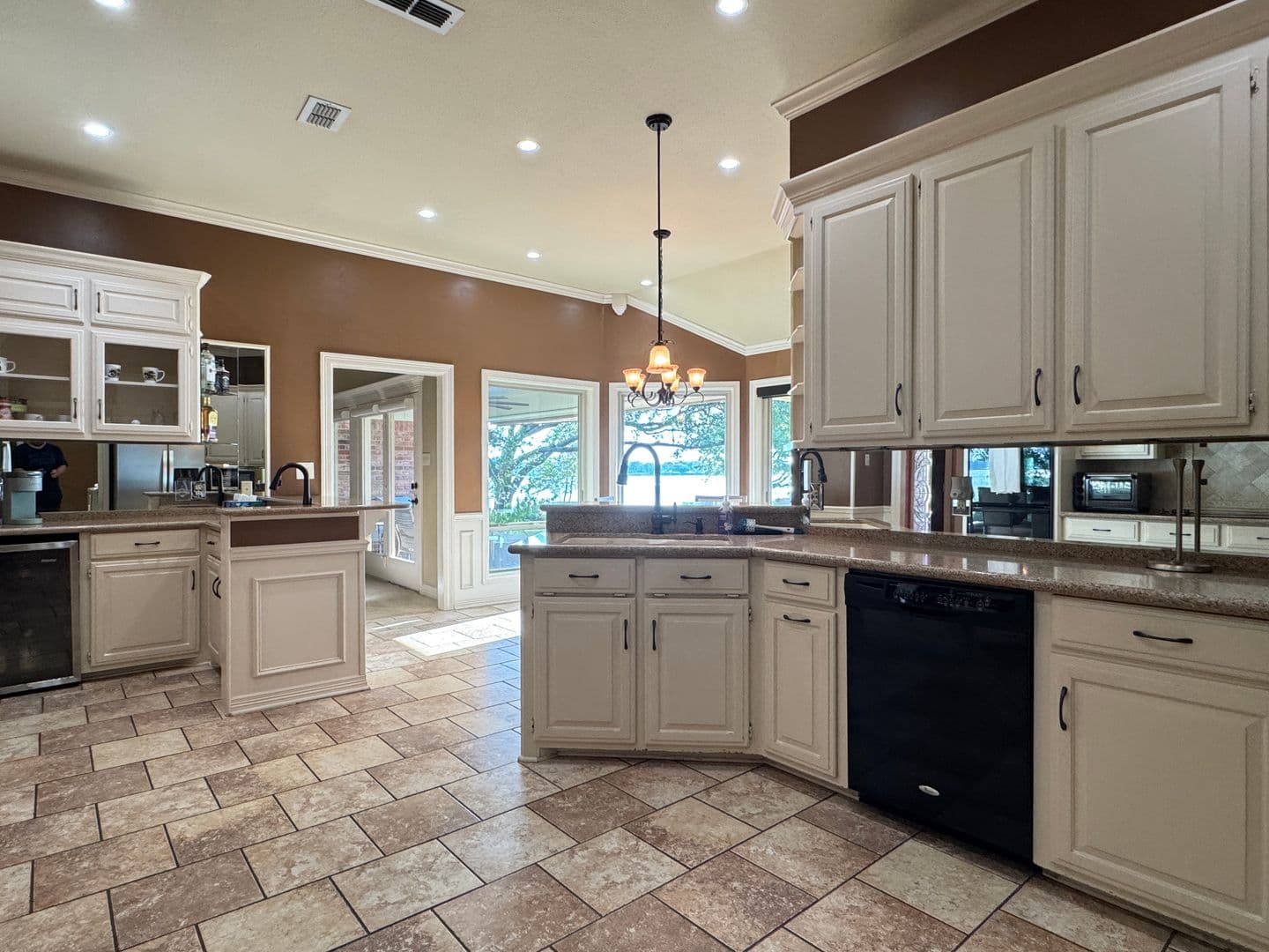 Flint House: 21184 Bay View Dr