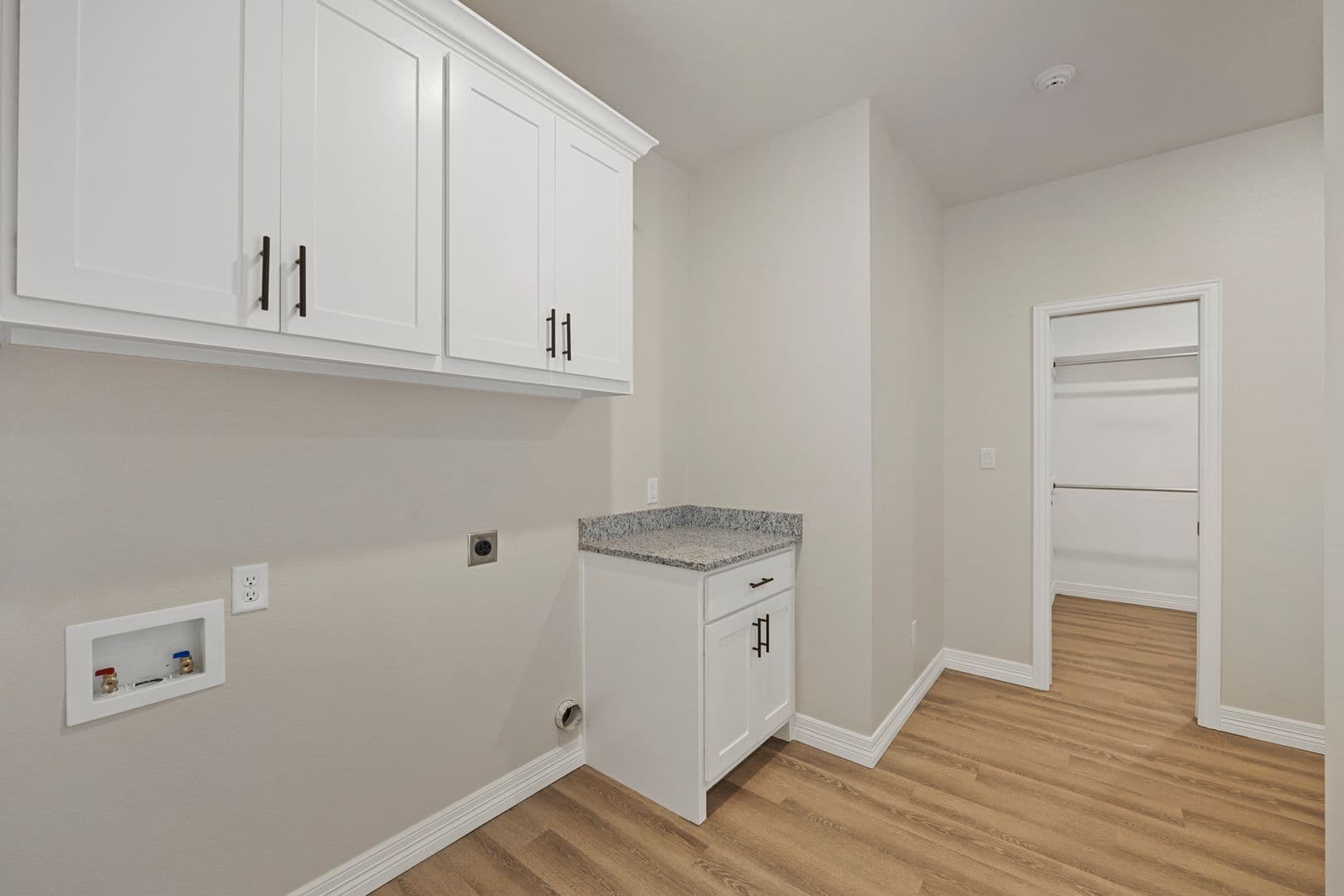 Flint Apartment: 17569 CR 196