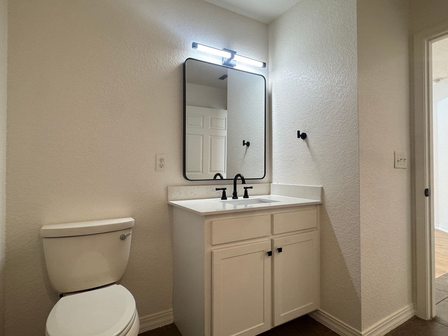 Flint Apartment: 16950 County Rd 1261