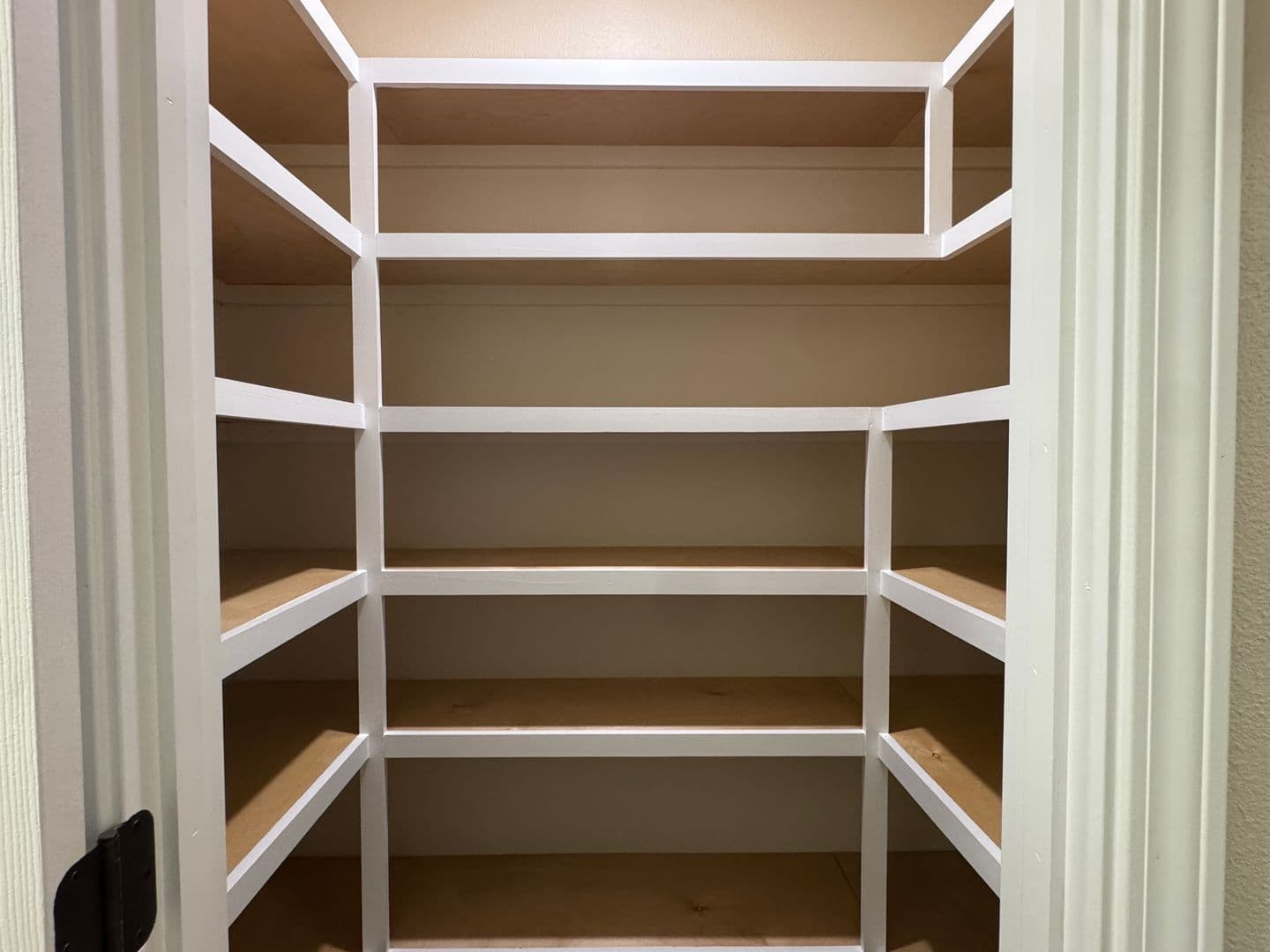 Hawkins Apartment: 410 W Front St