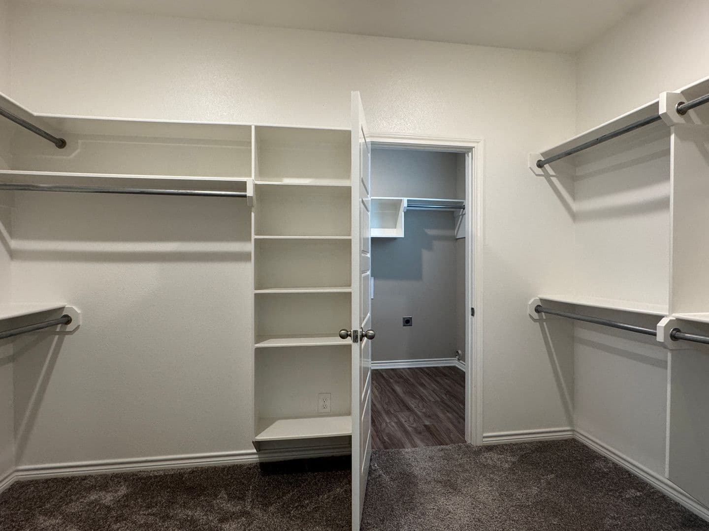 Tyler Apartment: 3704-3784 Cottage Park Cir.