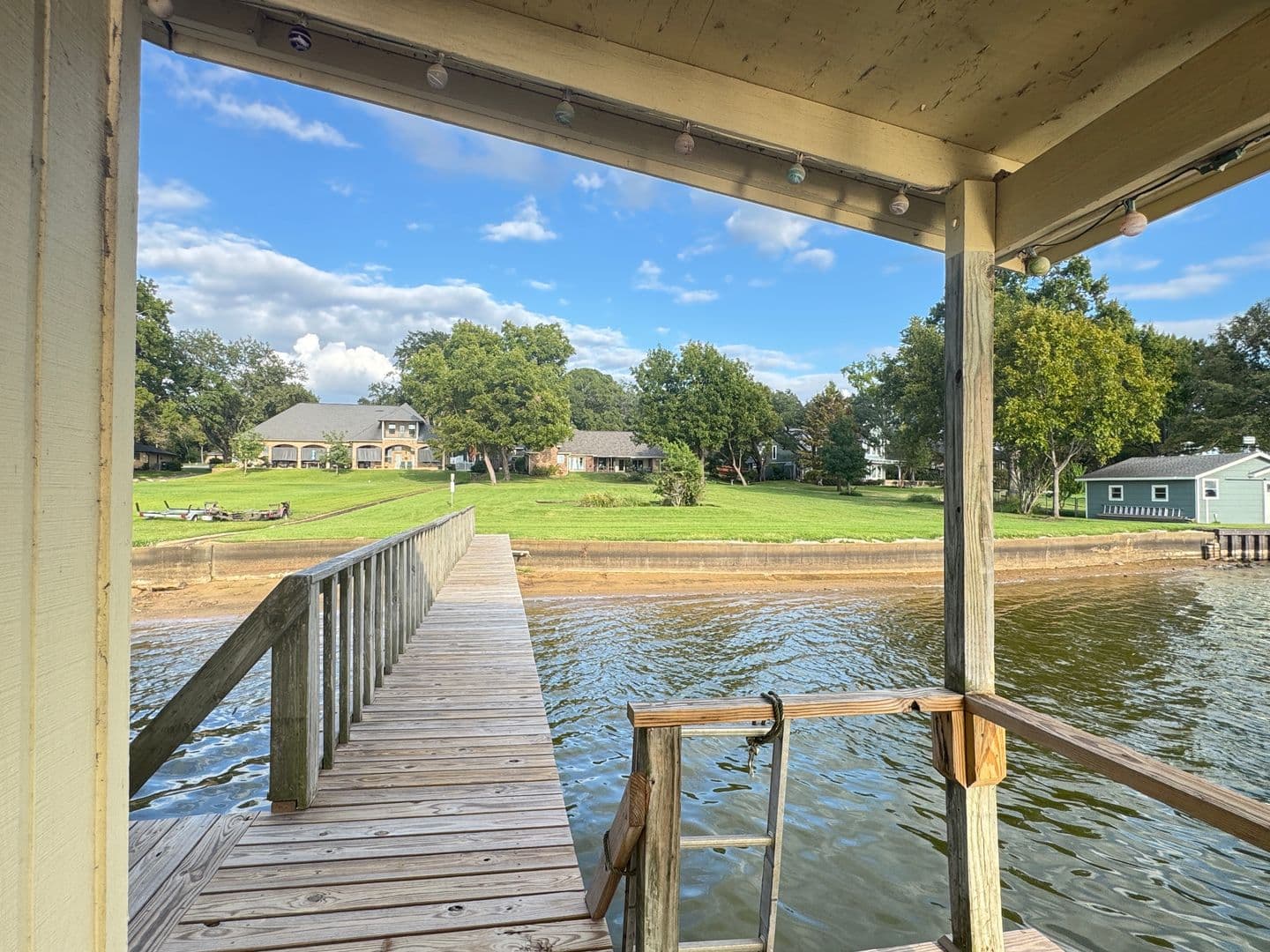 Flint House: 21184 Bay View Dr
