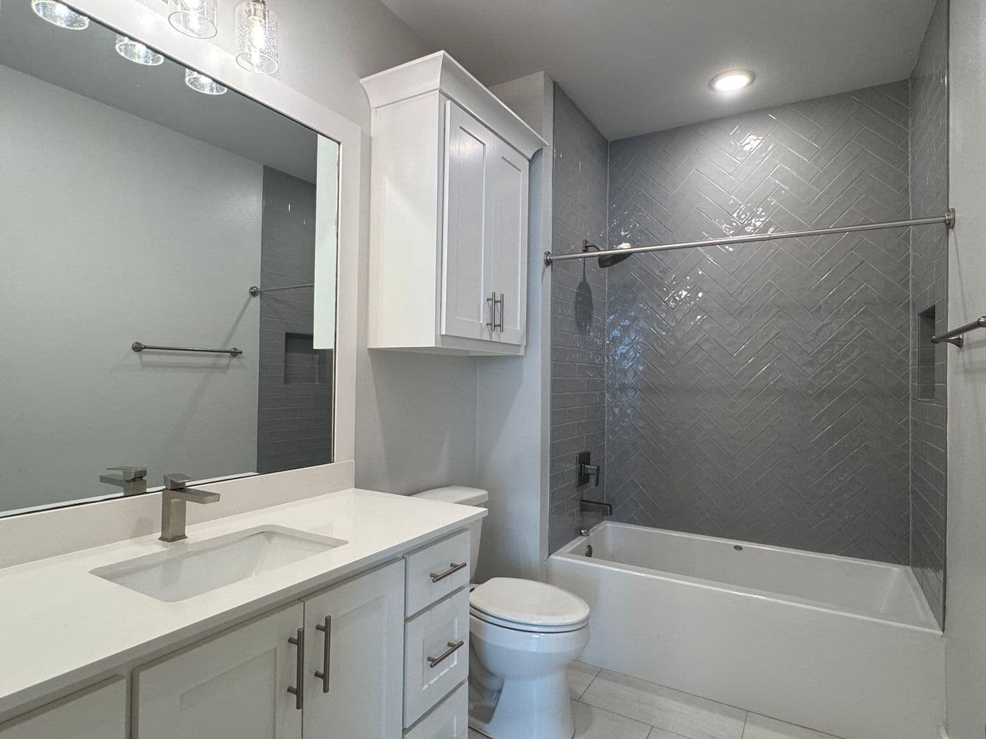 Tyler House: 7207 Rolling Acres Pl