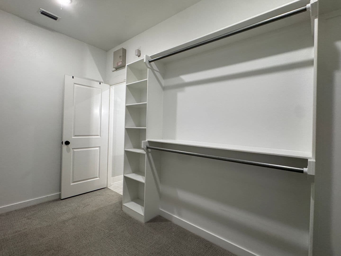 Tyler House: 7207 Rolling Acres Pl
