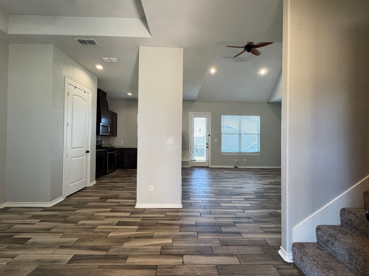 Bullard Apartment: 609 THIRD ST