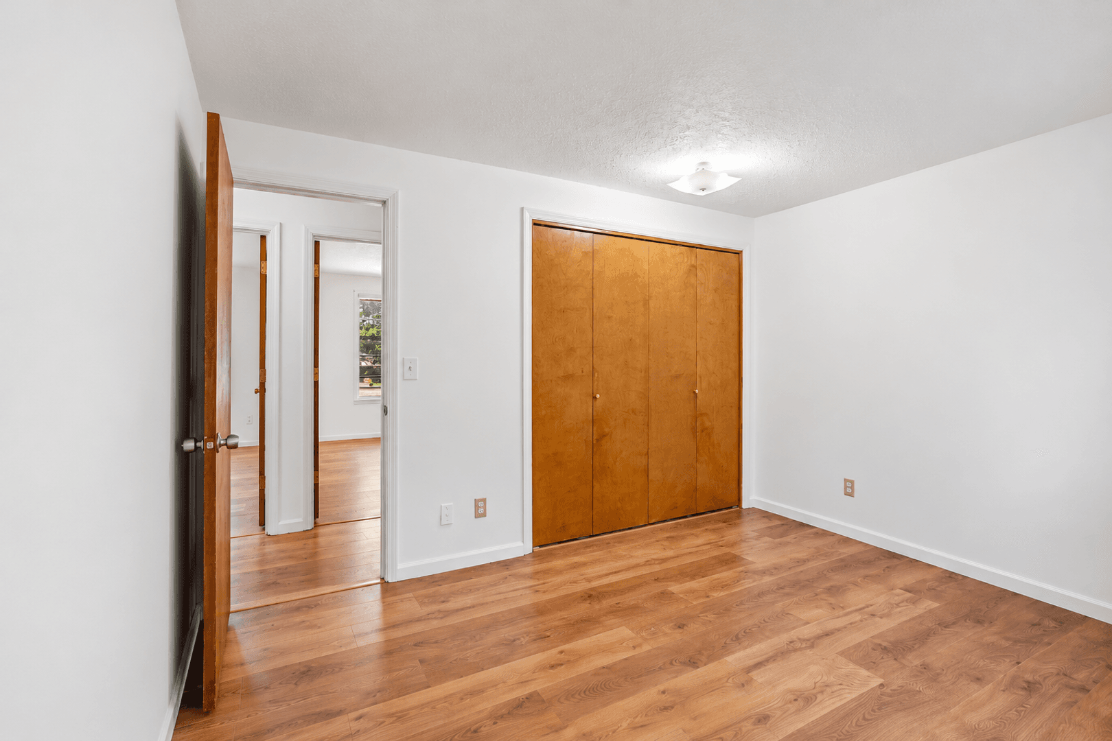 Salem House: 5588 Waln Creek Ct S