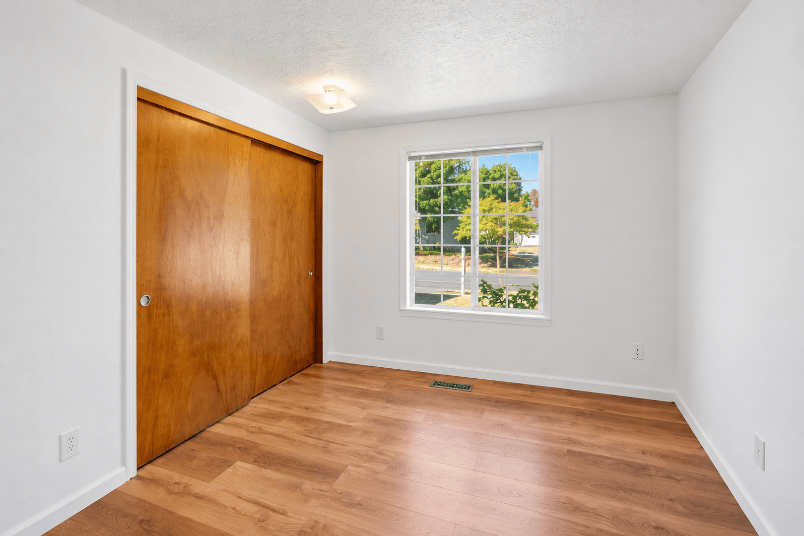 Salem House: 5588 Waln Creek Ct S