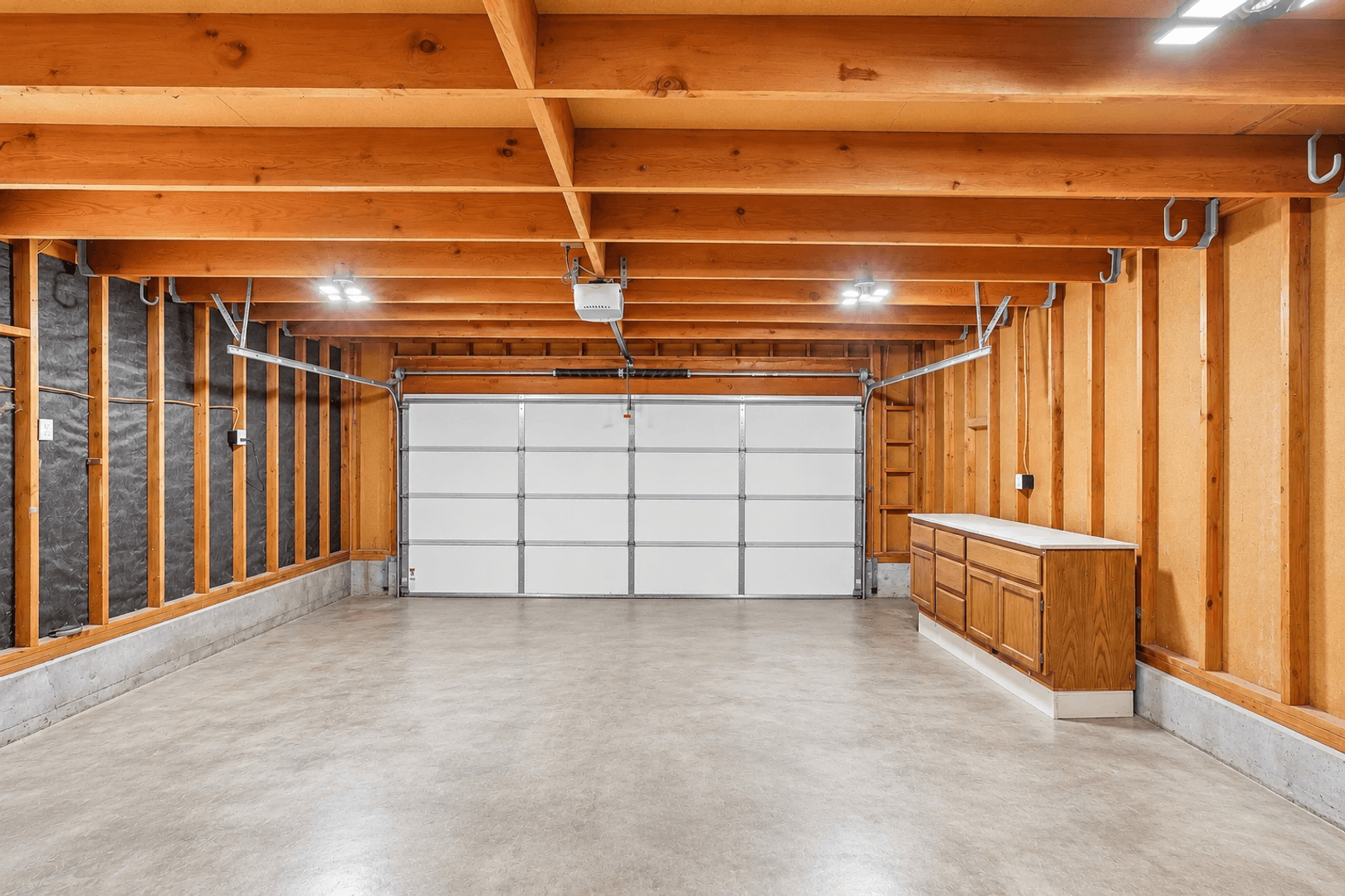 Salem House: 5588 Waln Creek Ct S