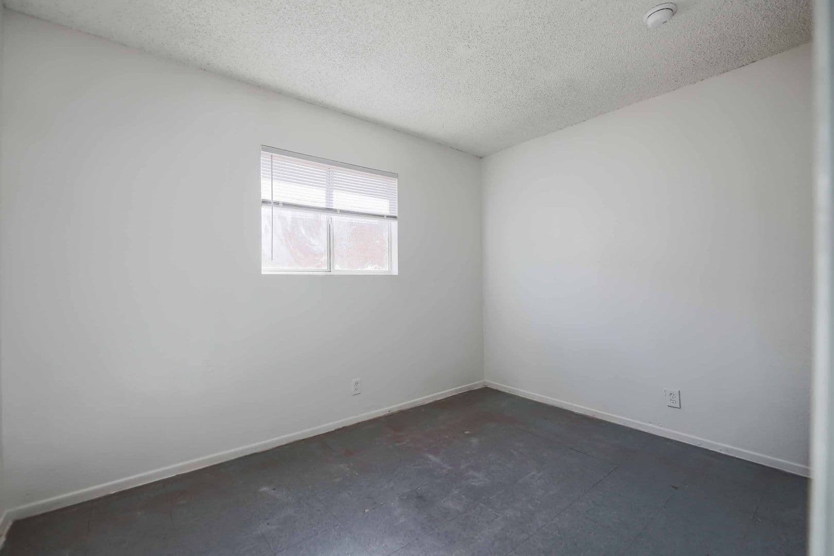 Las Vegas Apartment: 1400 & 1404 E Mesquite Ave.
