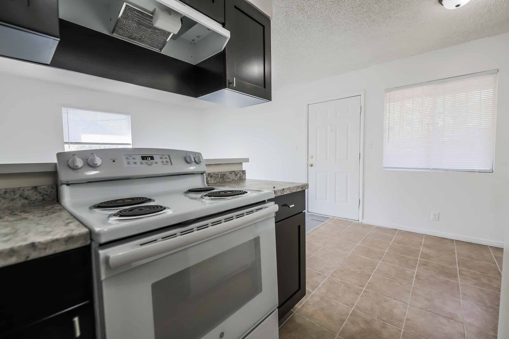 Las Vegas Apartment: 1400 & 1404 E Mesquite Ave.