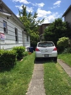 Seattle Apartment: 709 NE 43rd St