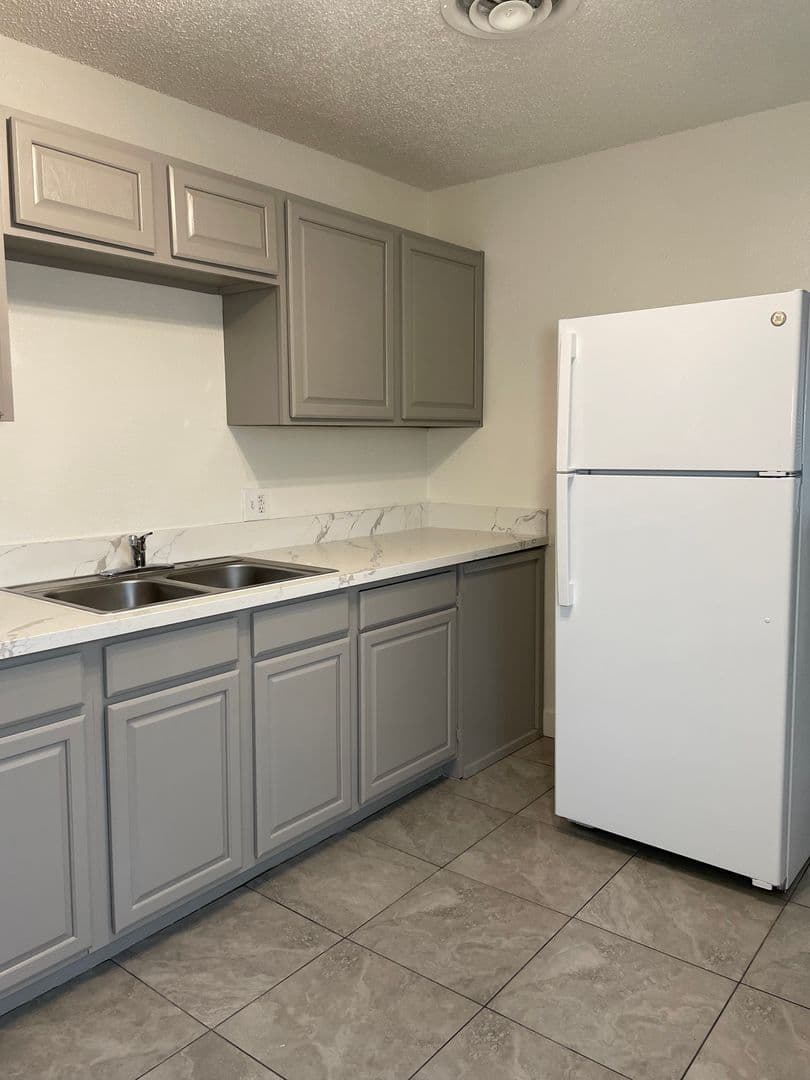 North Las Vegas Apartment: 2106 North Daley Street,