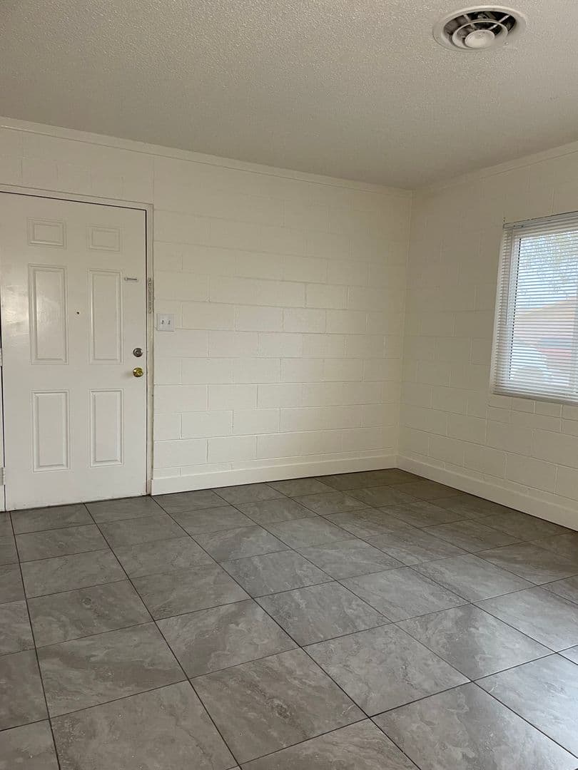 North Las Vegas Apartment: 2106 North Daley Street,