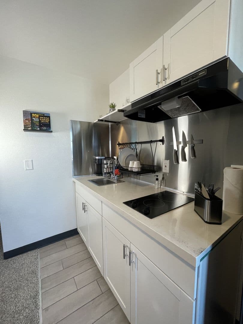 Las Vegas Apartment: 624 Stewart Avenue,