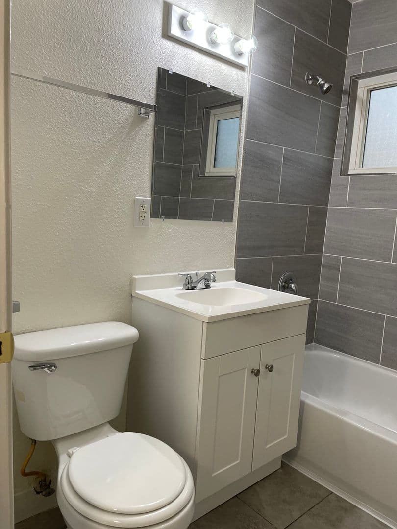 North Las Vegas Apartment: 2106 North Daley Street,