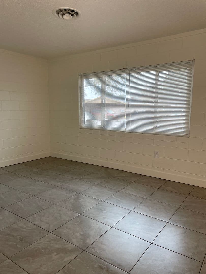 North Las Vegas Apartment: 2106 North Daley Street,
