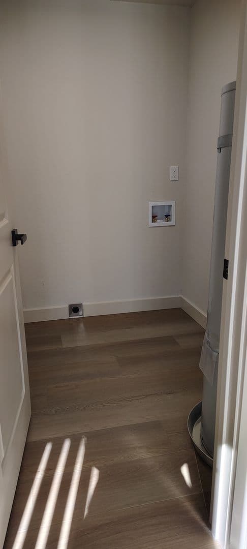 Lakewood Apartment: 9016 Washington Blvd