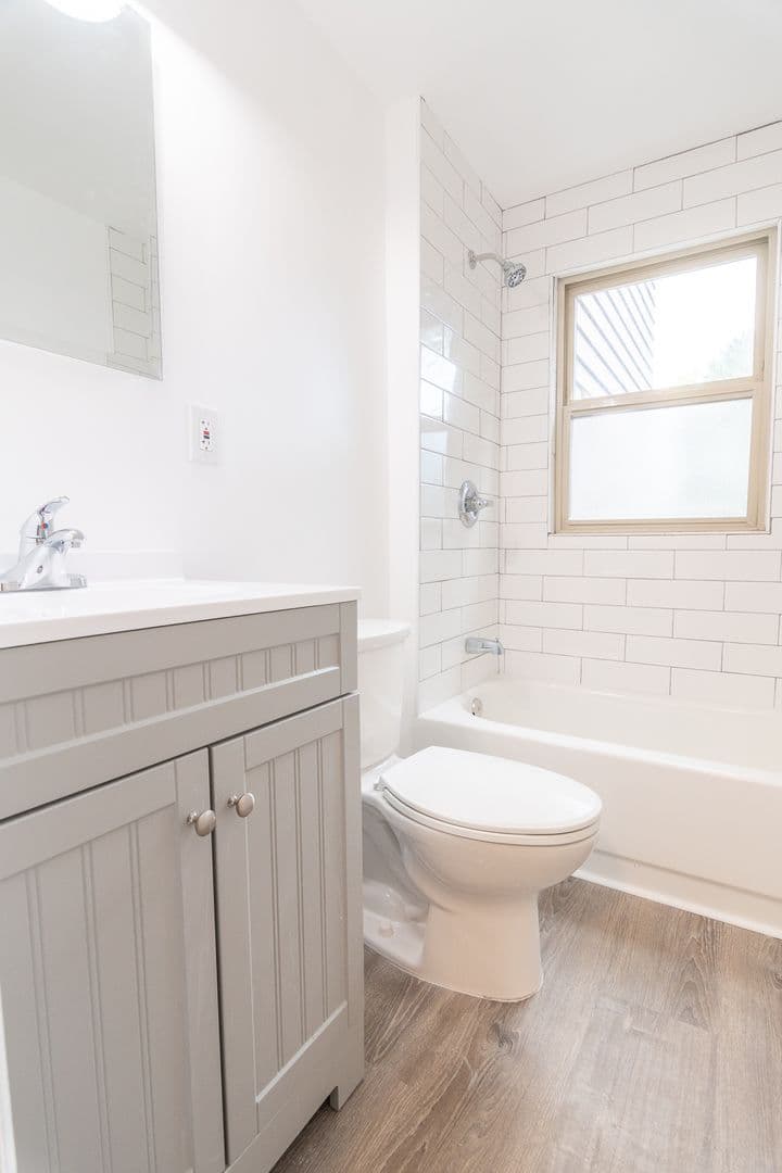 Portland Apartment: 4831-4841 E Burnside St
