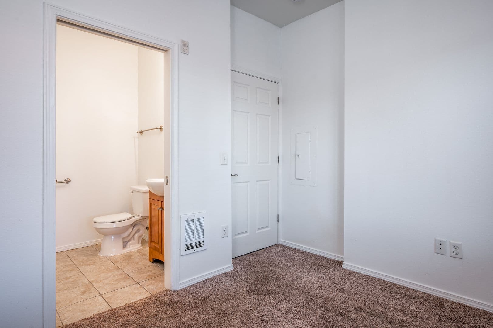 Portland Apartment: 455 NE 24th Ave