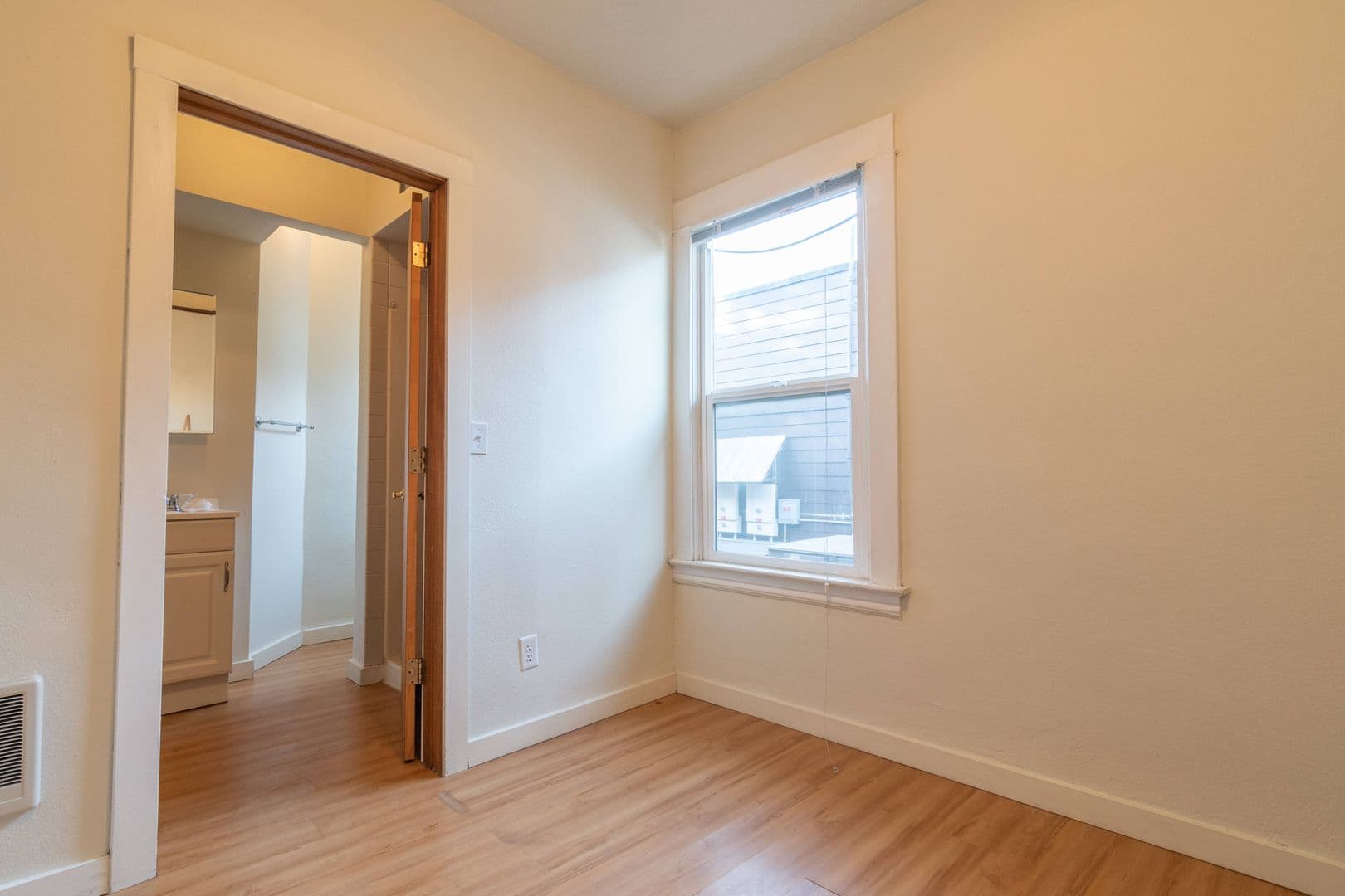 Portland Apartment: 6020 NE Glisan