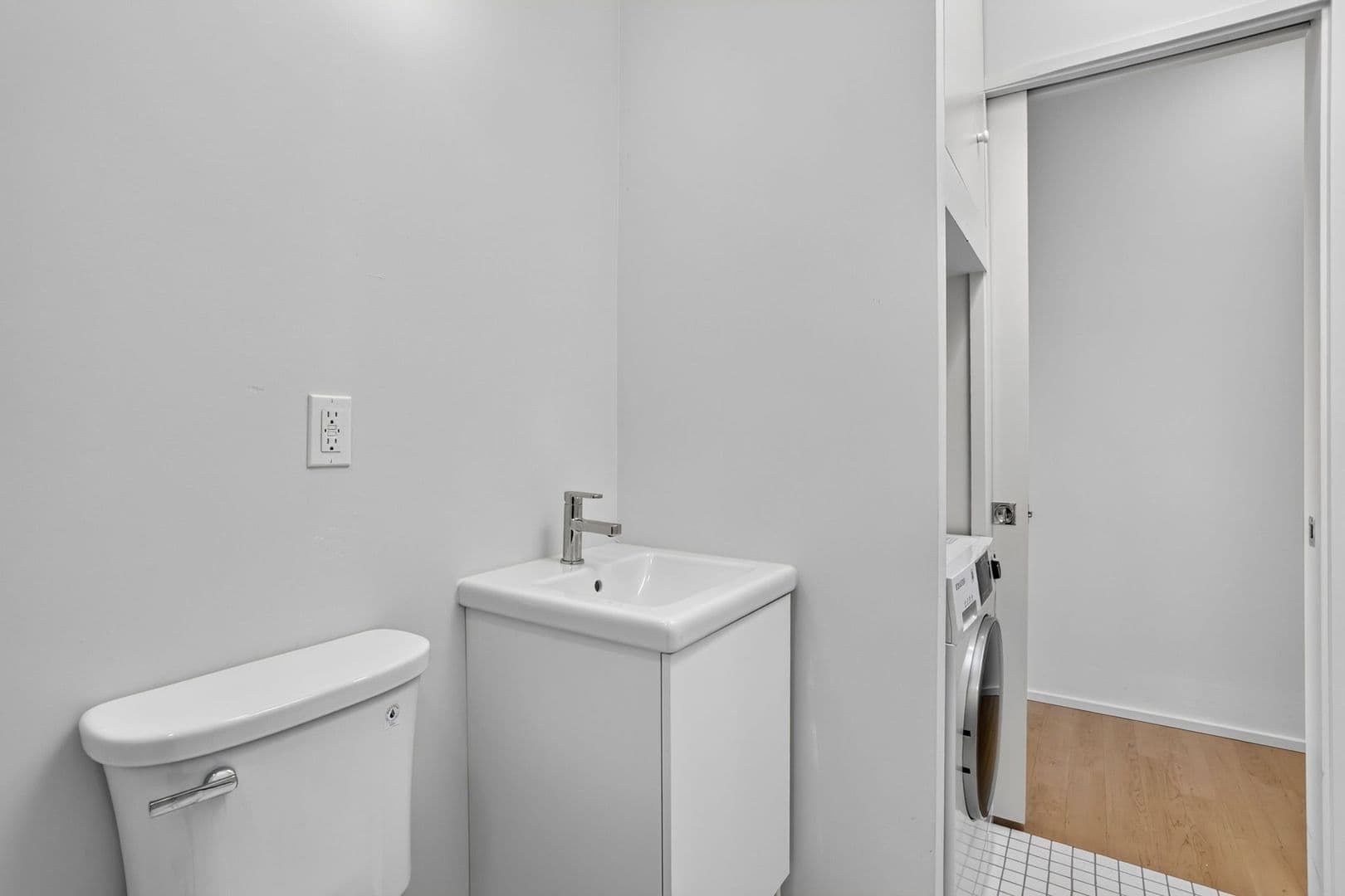 Portland Apartment: 7480 N Delaware