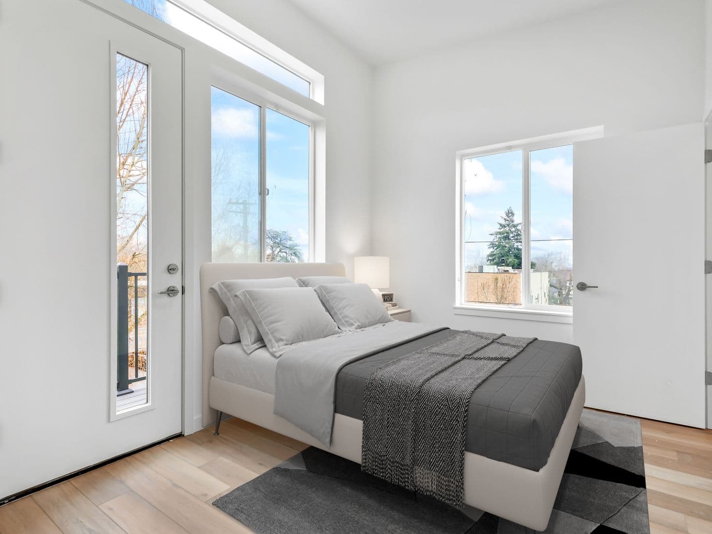Portland Apartment: 311 NE Graham St