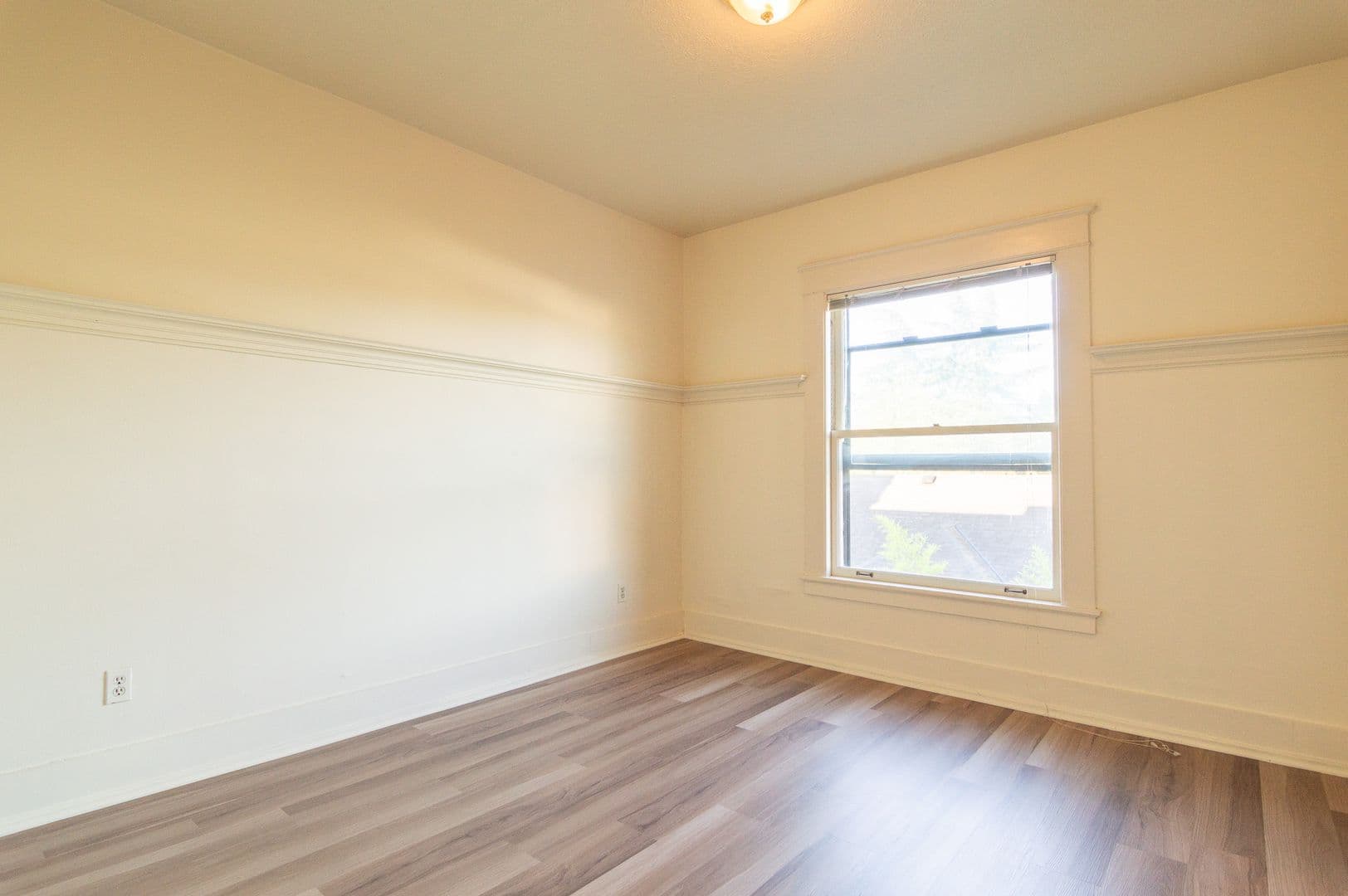 PORTLAND Apartment: 2401 NE MLK JR BLVD