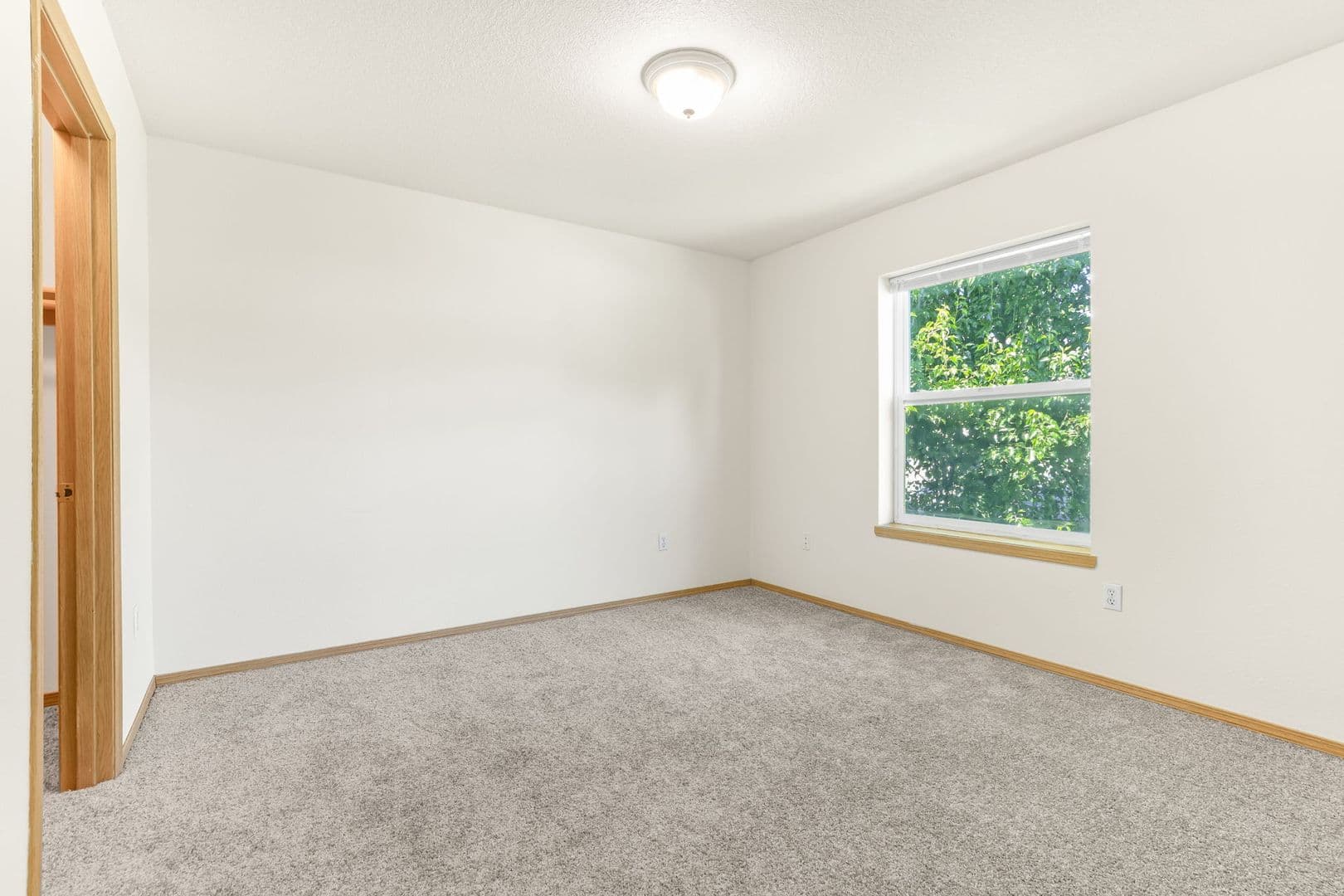 Portland Apartment: 2020 NE Rodney