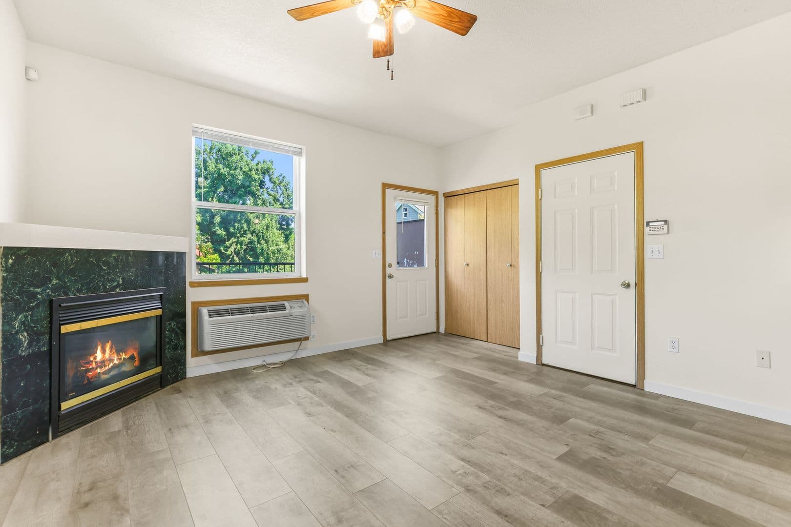 Portland Apartment: 2020 NE Rodney