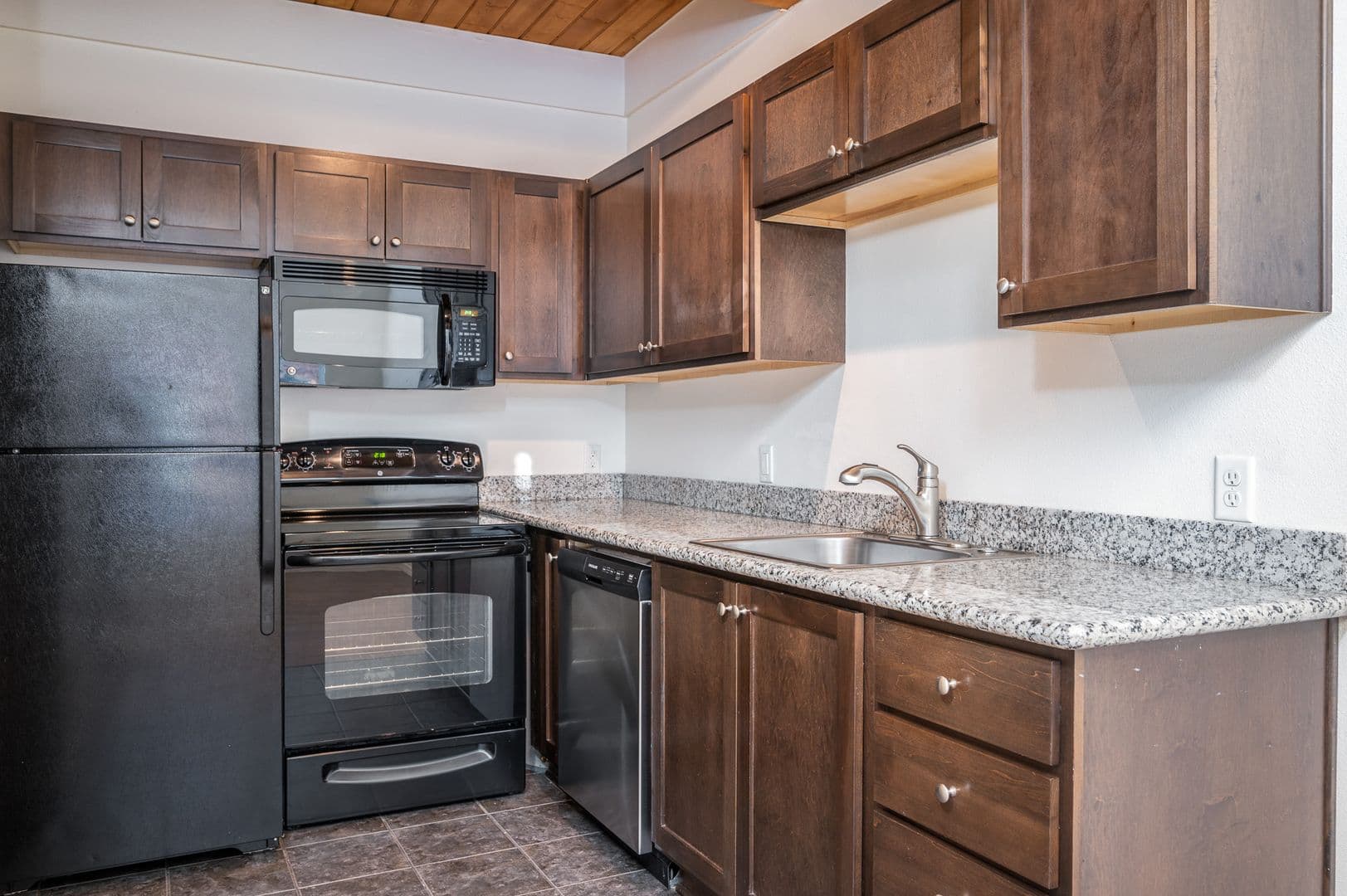 Portland Apartment: 455 NE 24th Ave