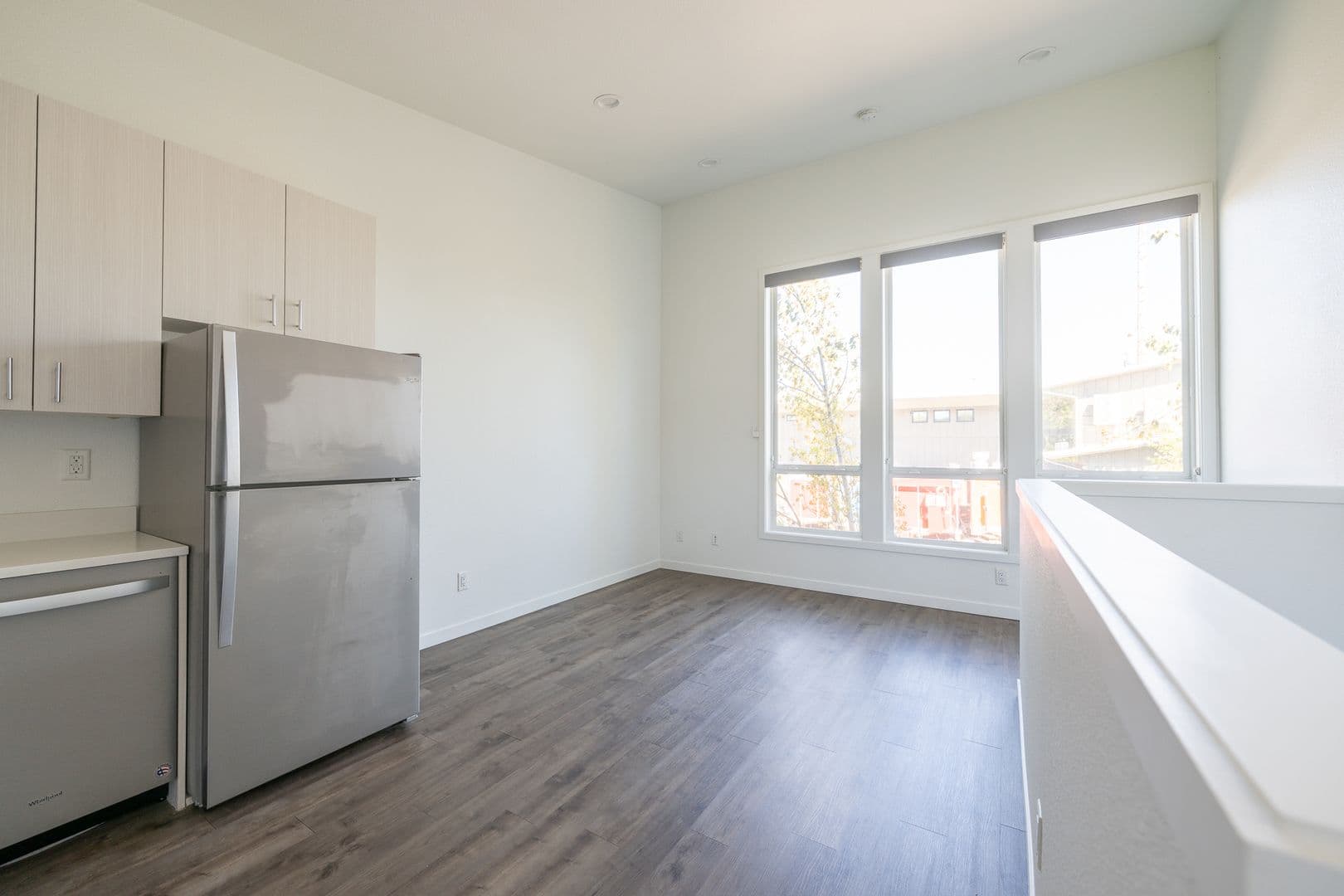 Portland Apartment: 6056 SE 93rd Ave